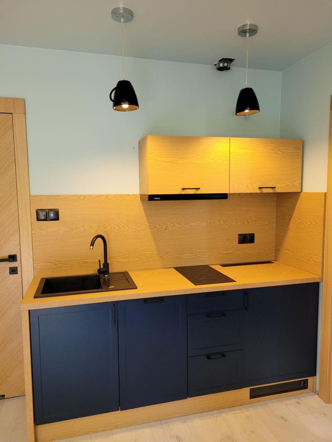 One-Bedroom Standard Apartment - Photo 6