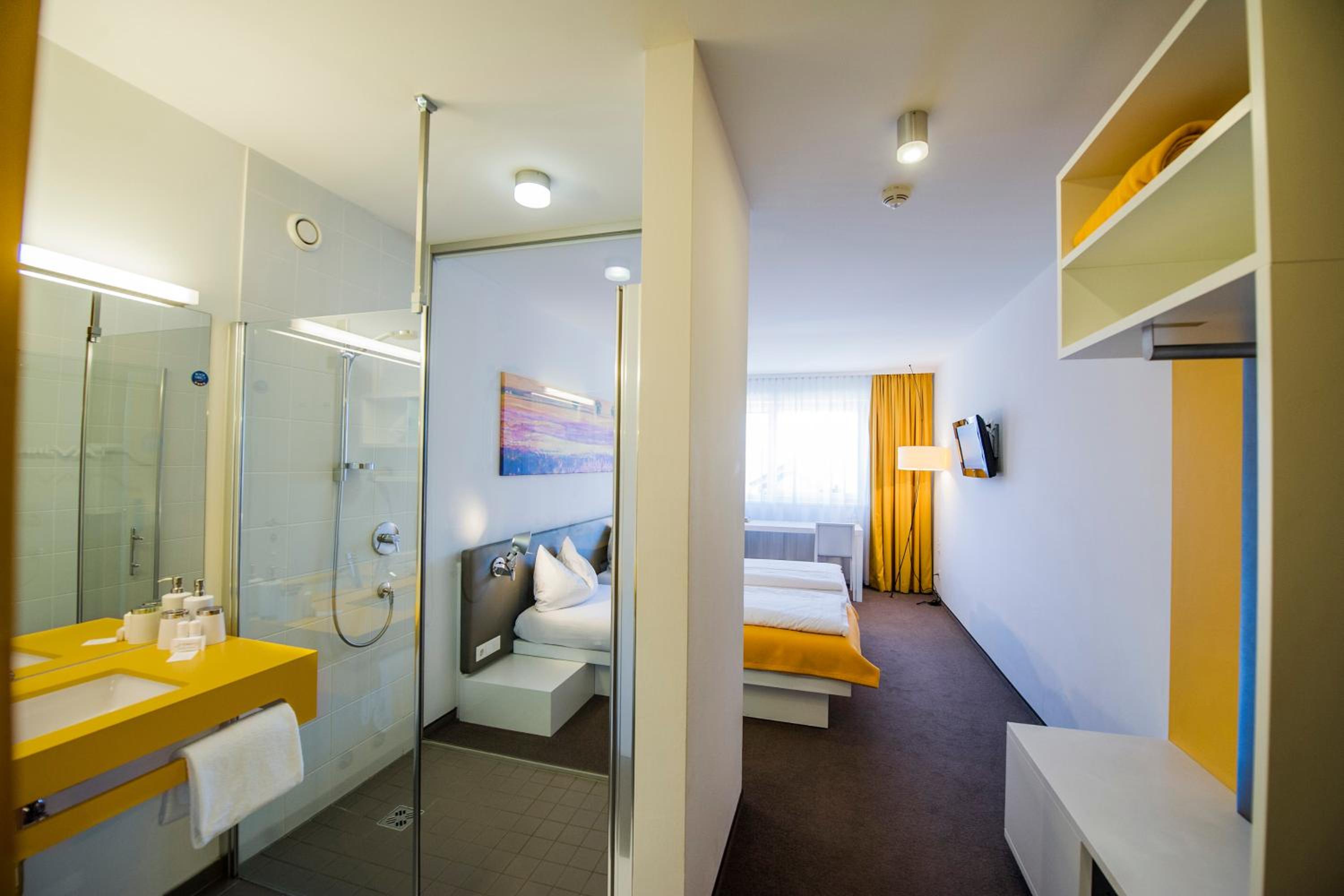 Standard Double or Twin Room - Photo 5