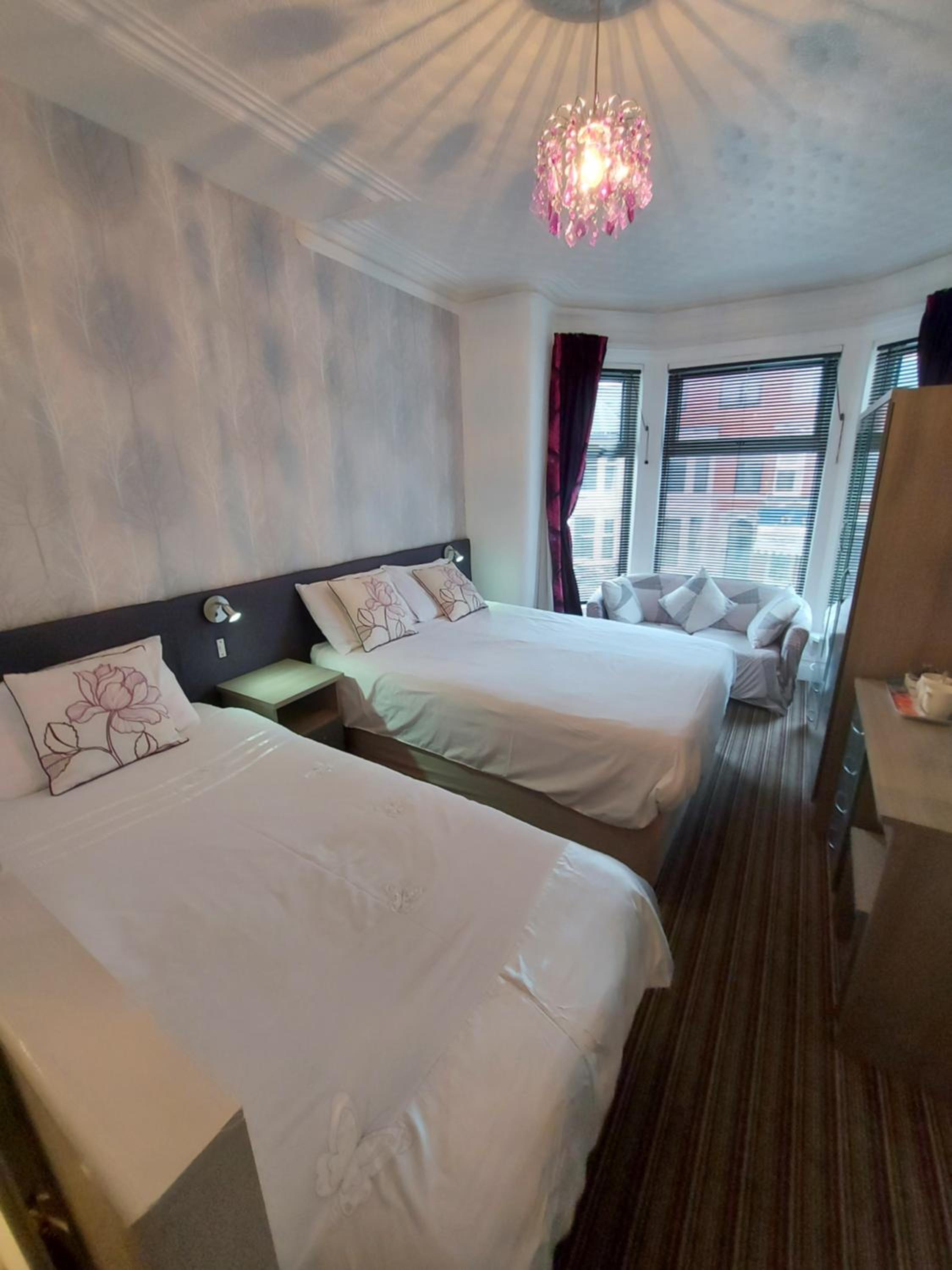 Triple Room - Photo 6