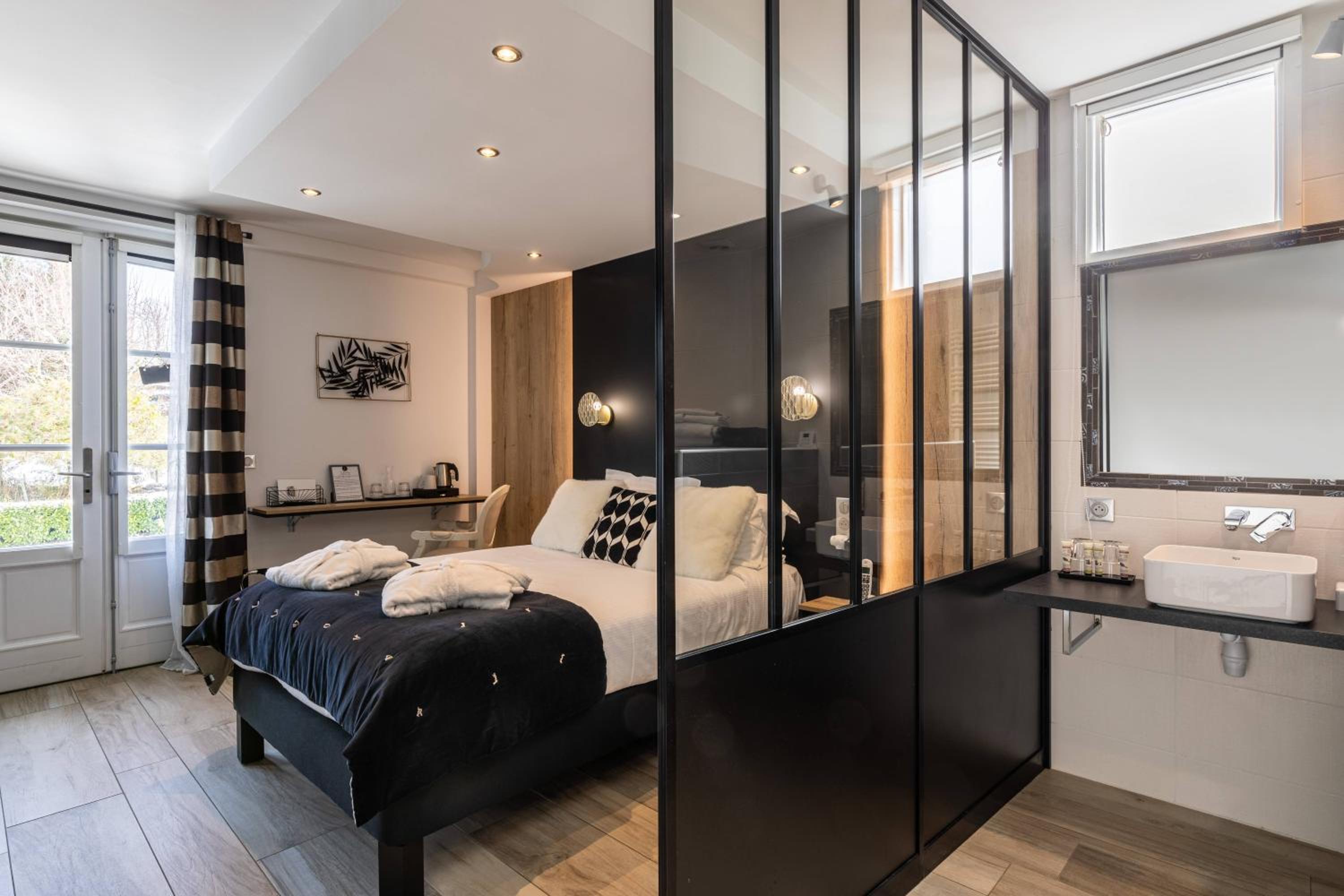 Standard Room - Photo 4