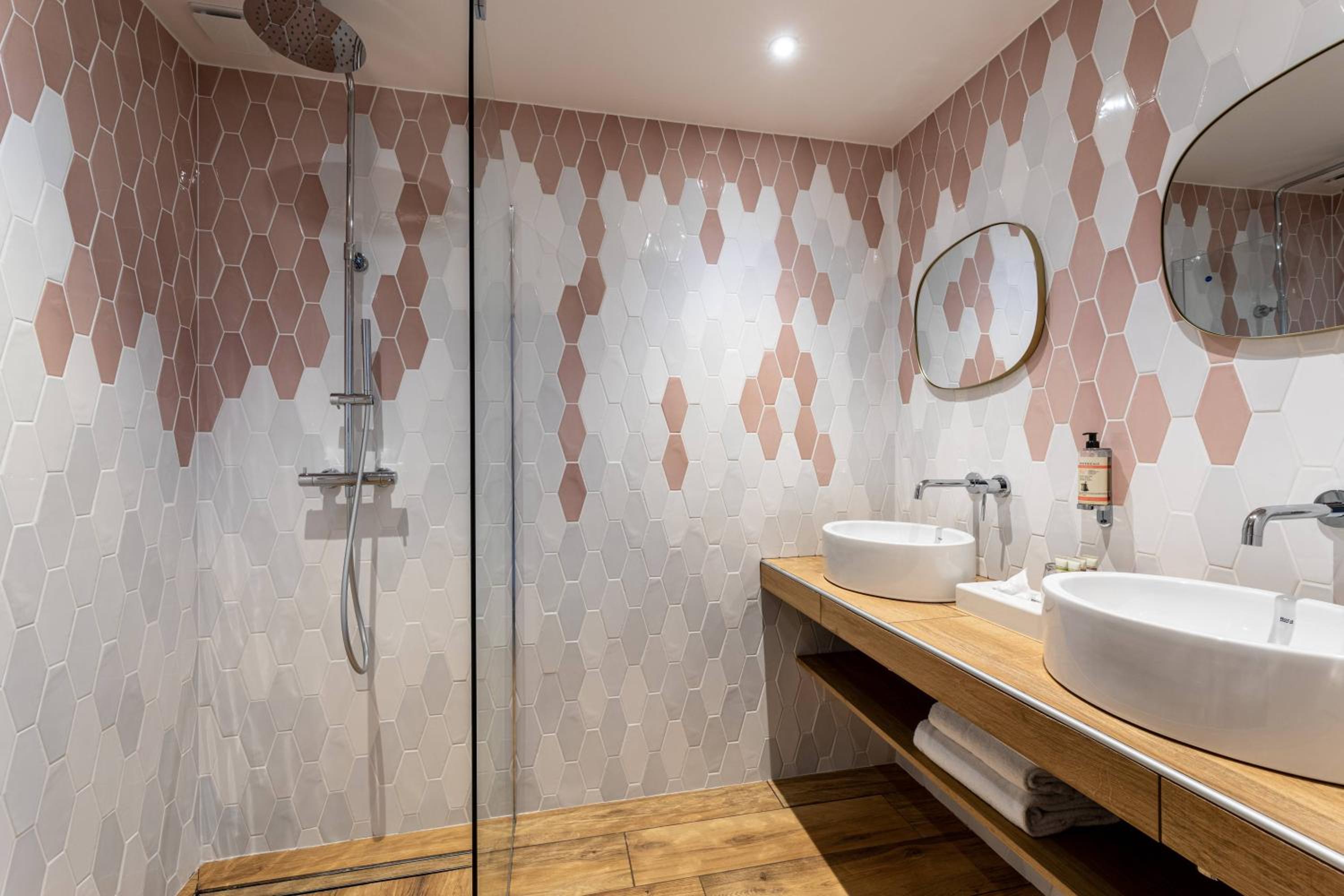 Mini Suite - Photo 5