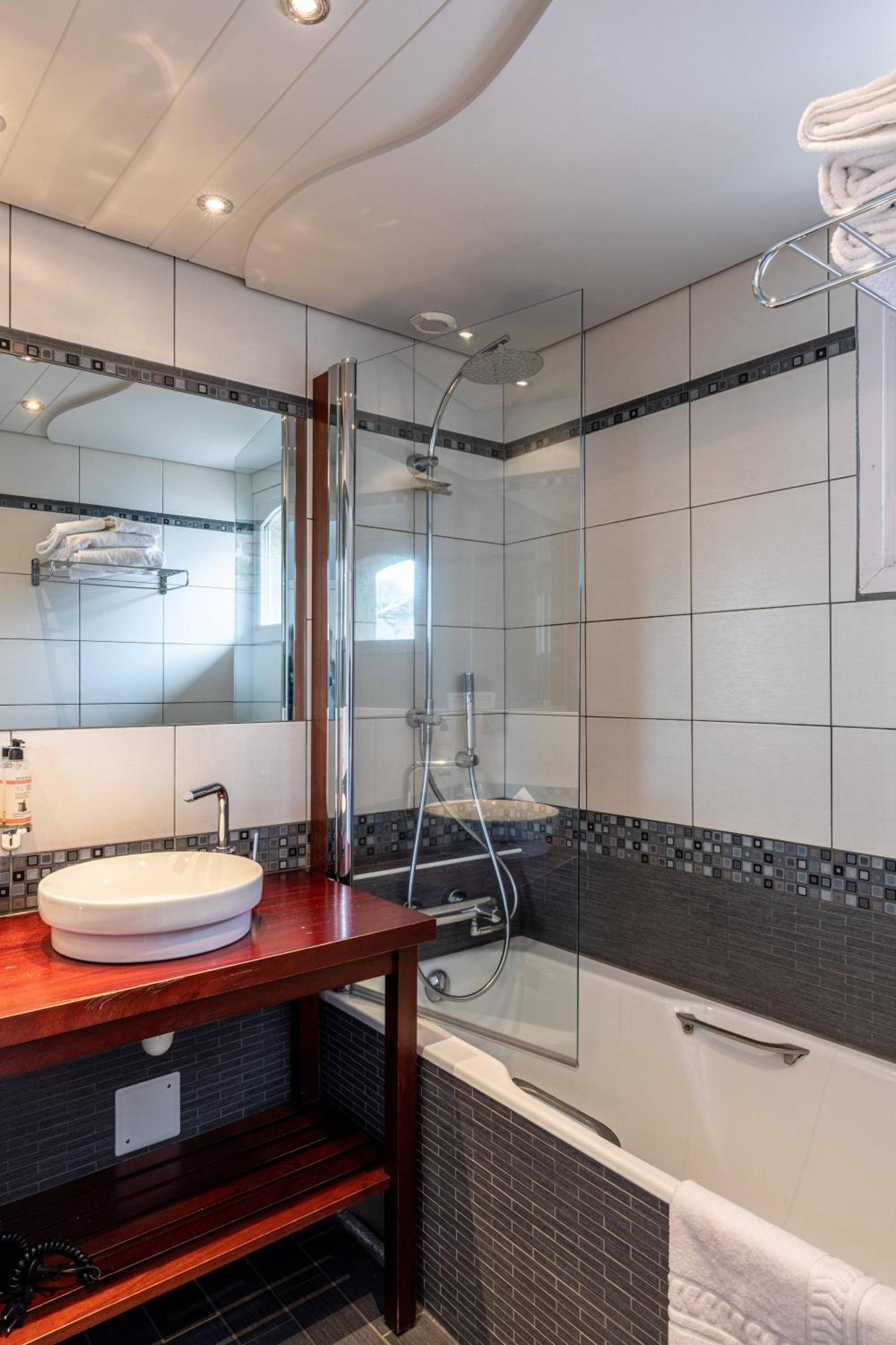Mini Suite - Photo 2