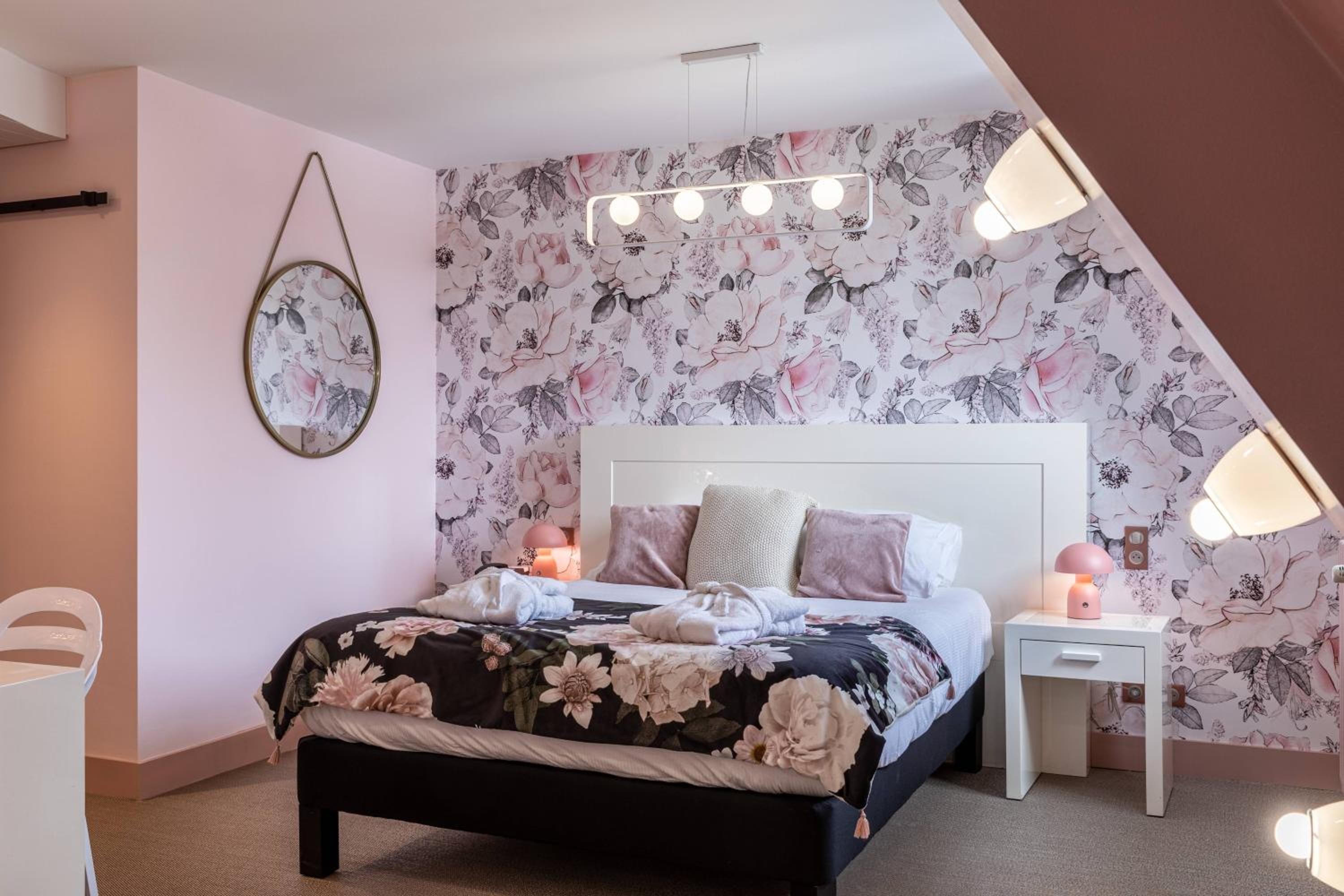 Mini Suite - Photo 1