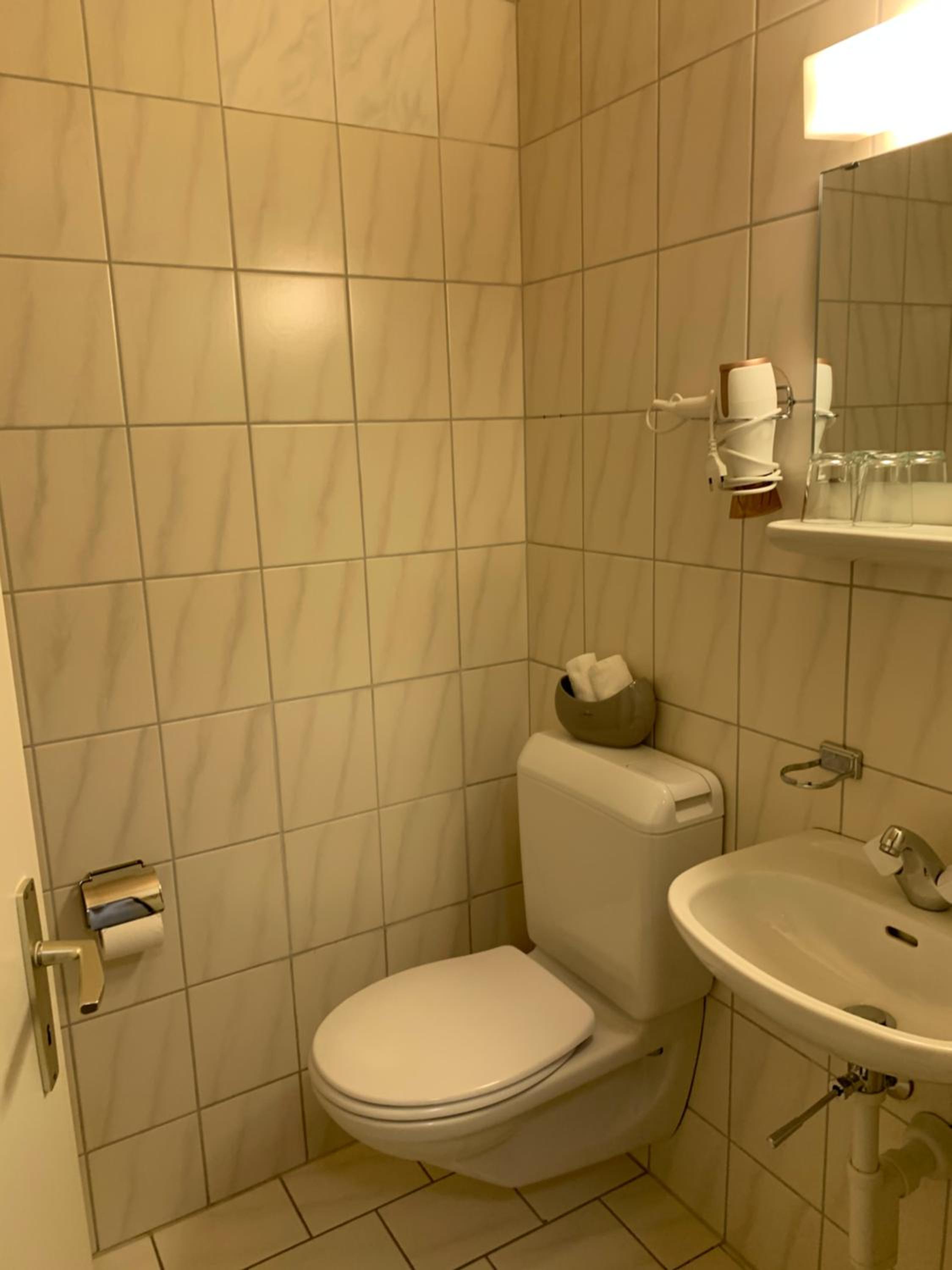 One-Bedroom Apartment - Photo 11