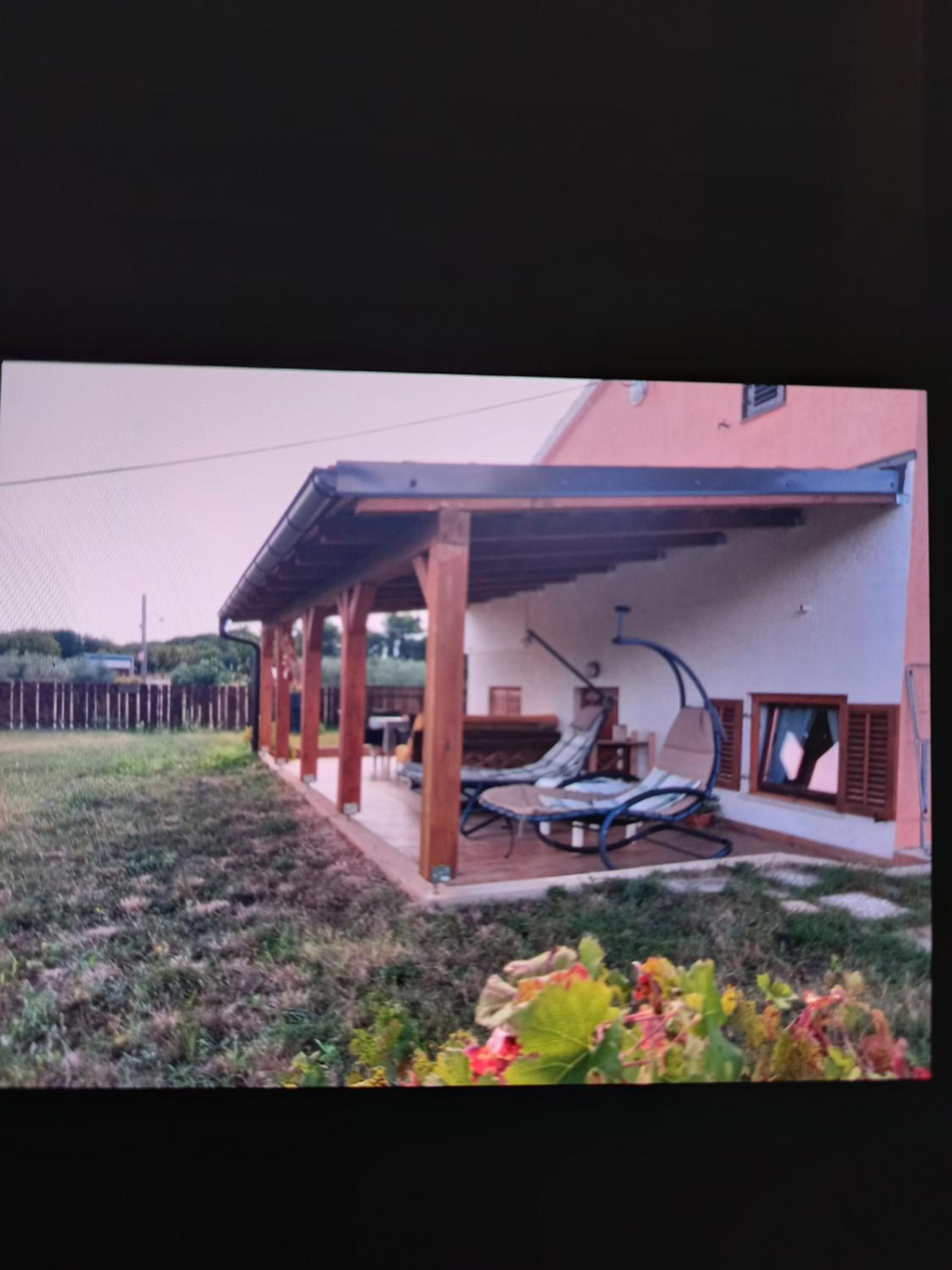 Apartment with Terrace - Photo 14