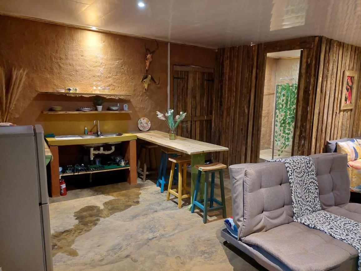 One-Bedroom Apartment - Photo 3