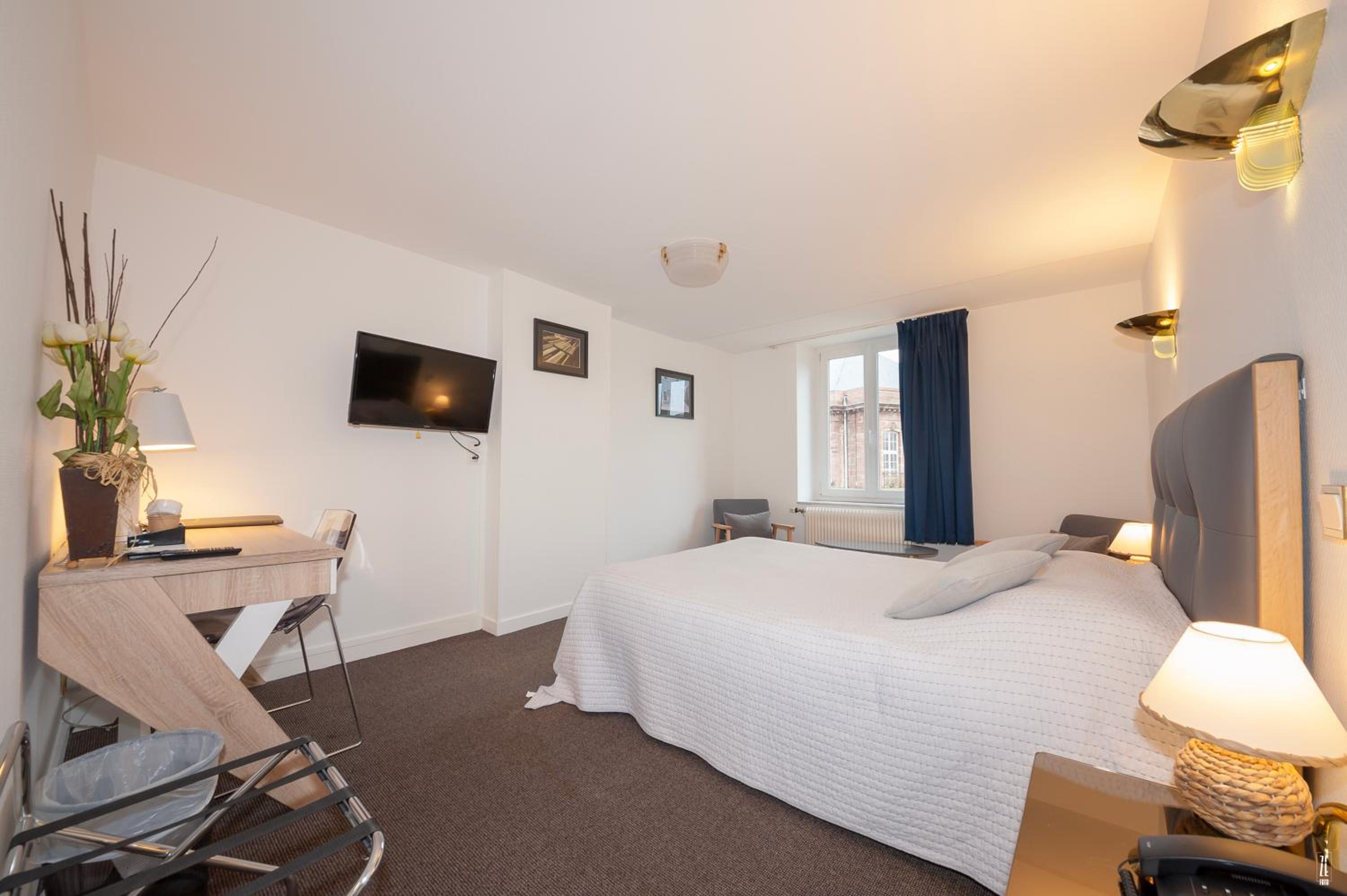 Double Room - Photo 9