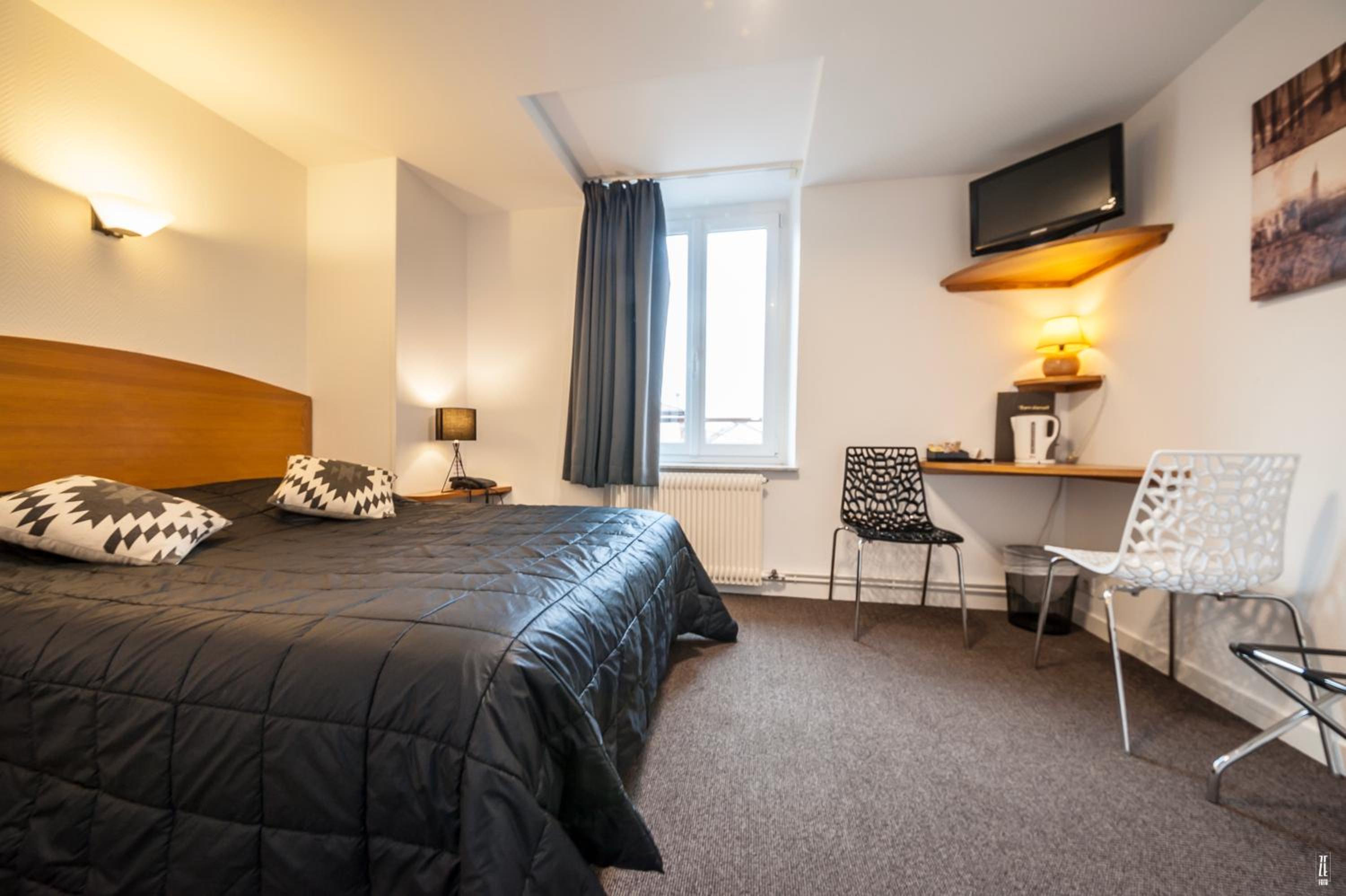Double Room - Photo 7