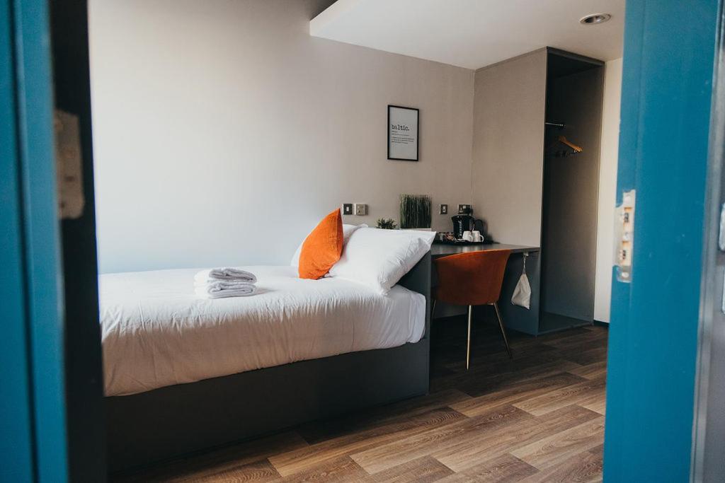Double Room with Small Double Bed - Photo 1