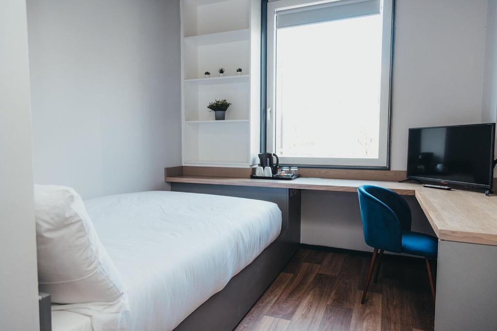 Double Room with Small Double Bed - Photo 6
