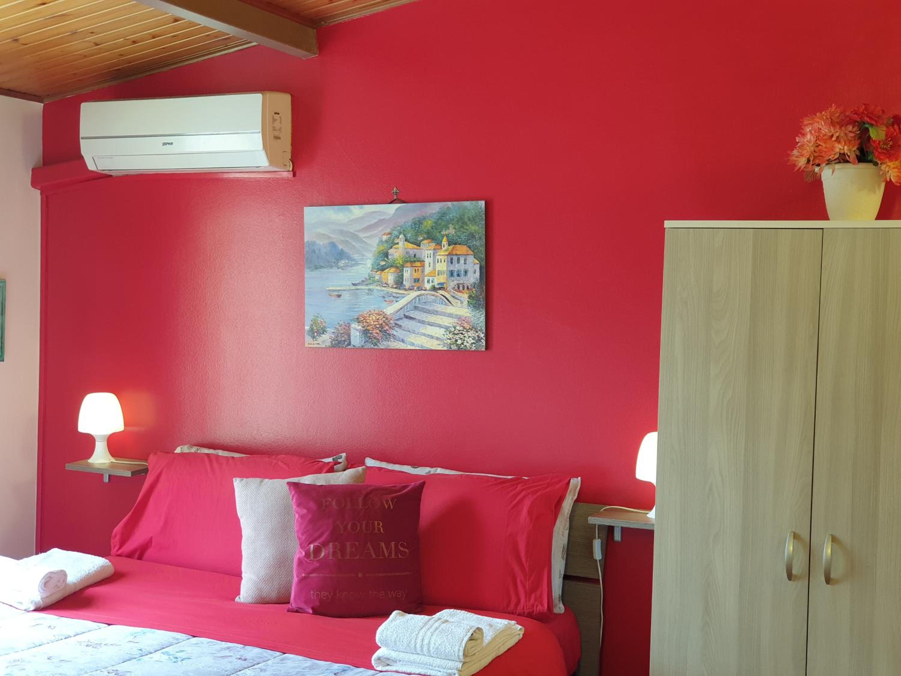 Economy Triple Room