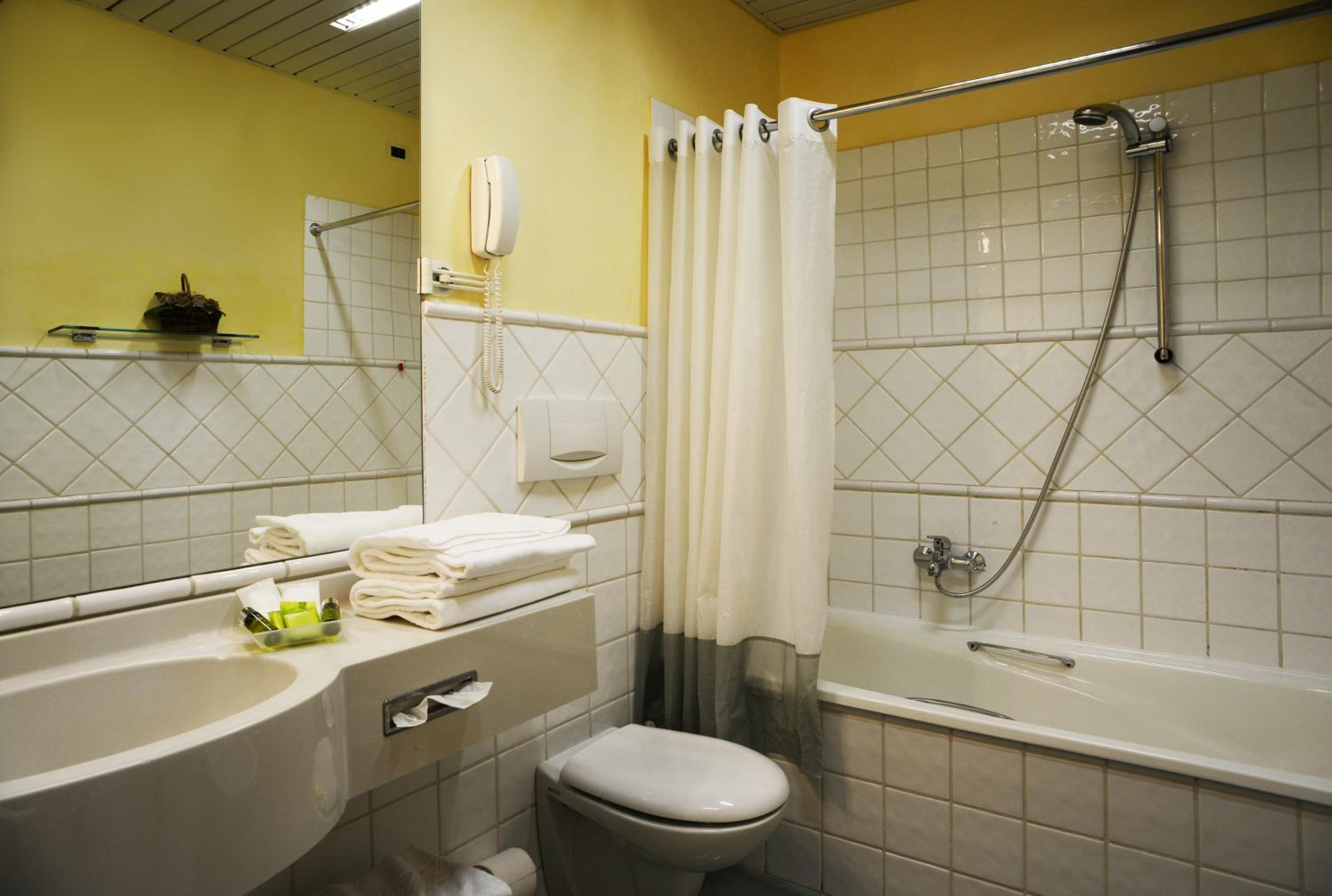 Superior Double or Twin Room - Photo 3