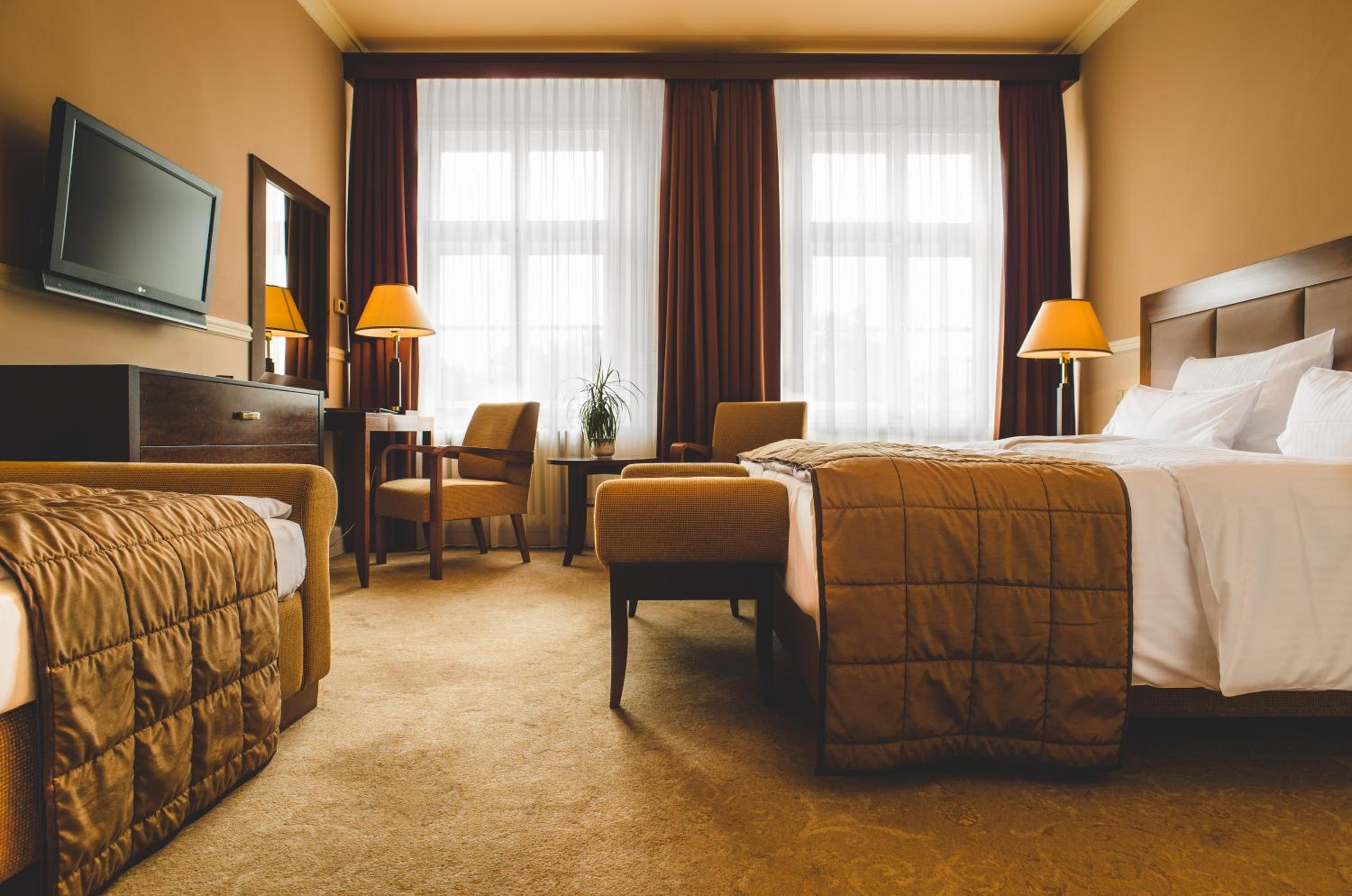 Triple Room thumbnail 5