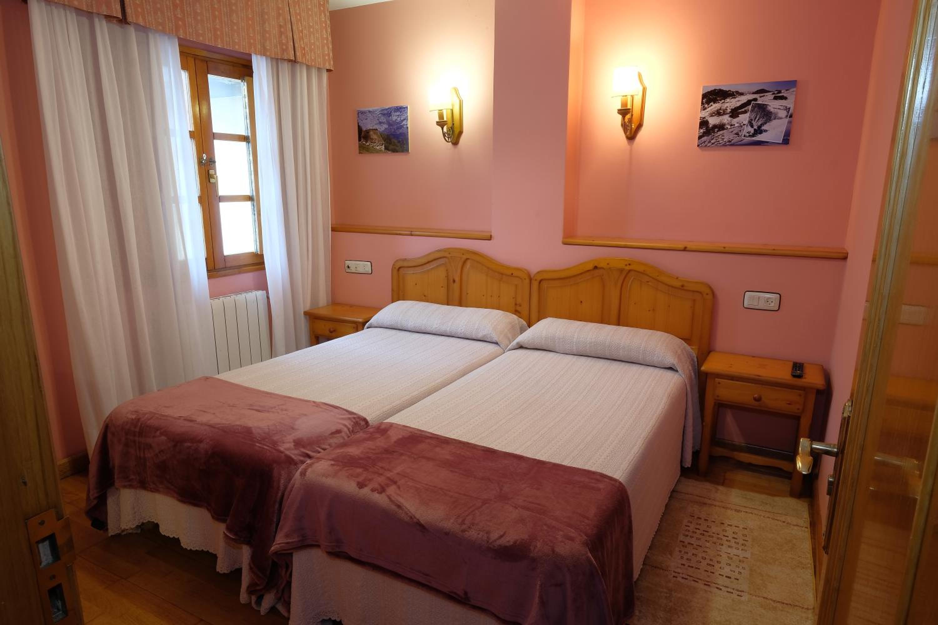 Habitación Doble o con Dos Camas