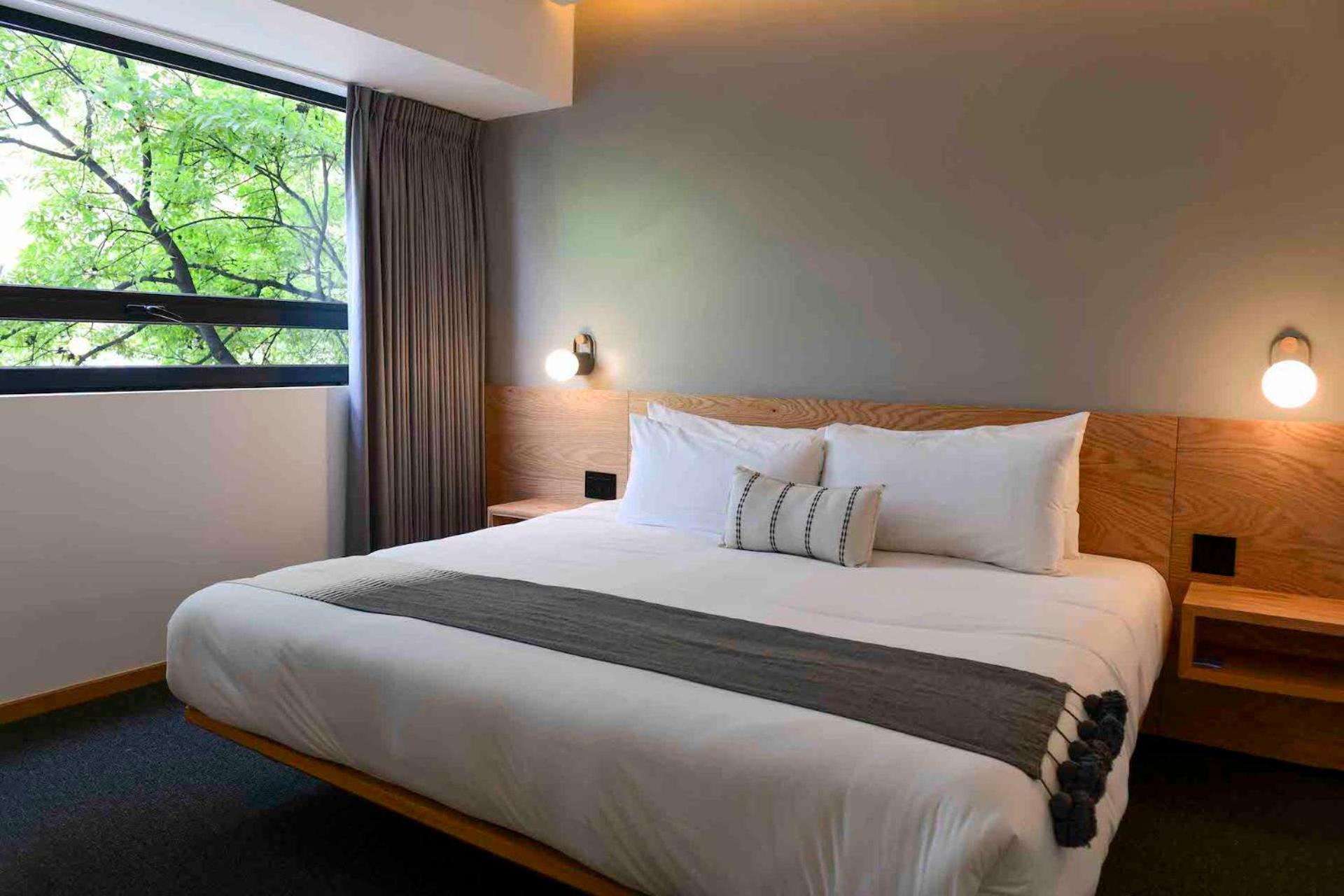 One-Bedroom Apartment - Photo 1