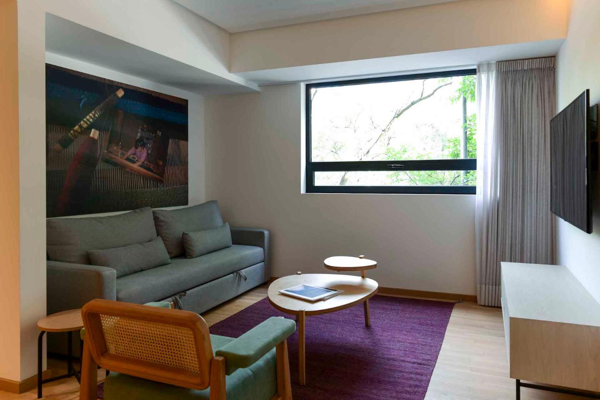 One-Bedroom Apartment - Photo 3