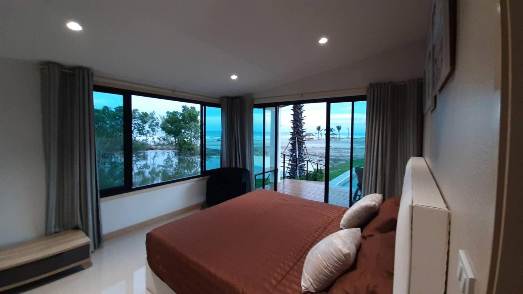 Two-Bedroom Villa - Photo 6