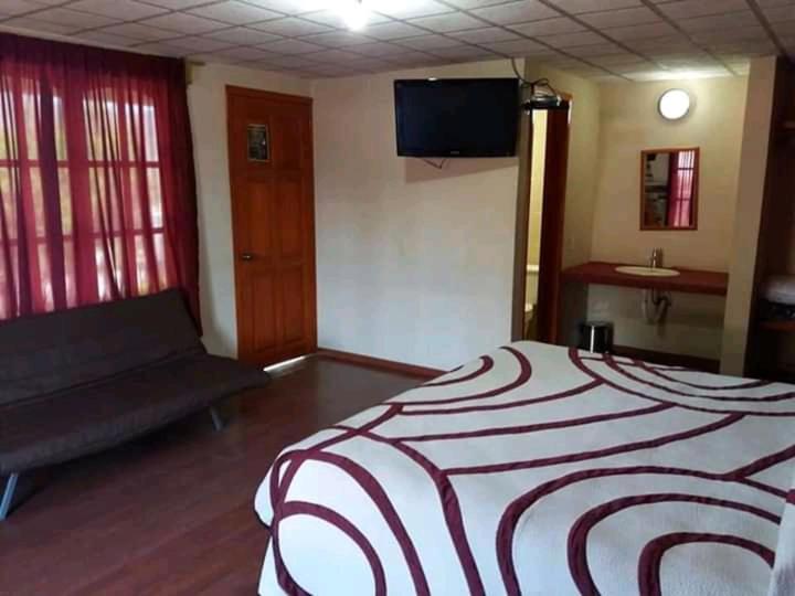 Double or Twin Room - Photo 6