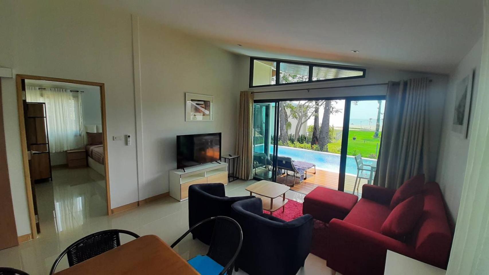 One-Bedroom Villa - Photo 3