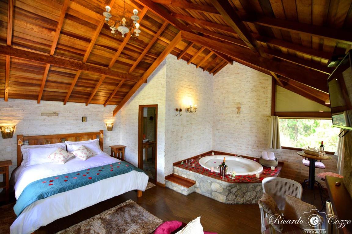 Double Room with Spa Bath photo 1