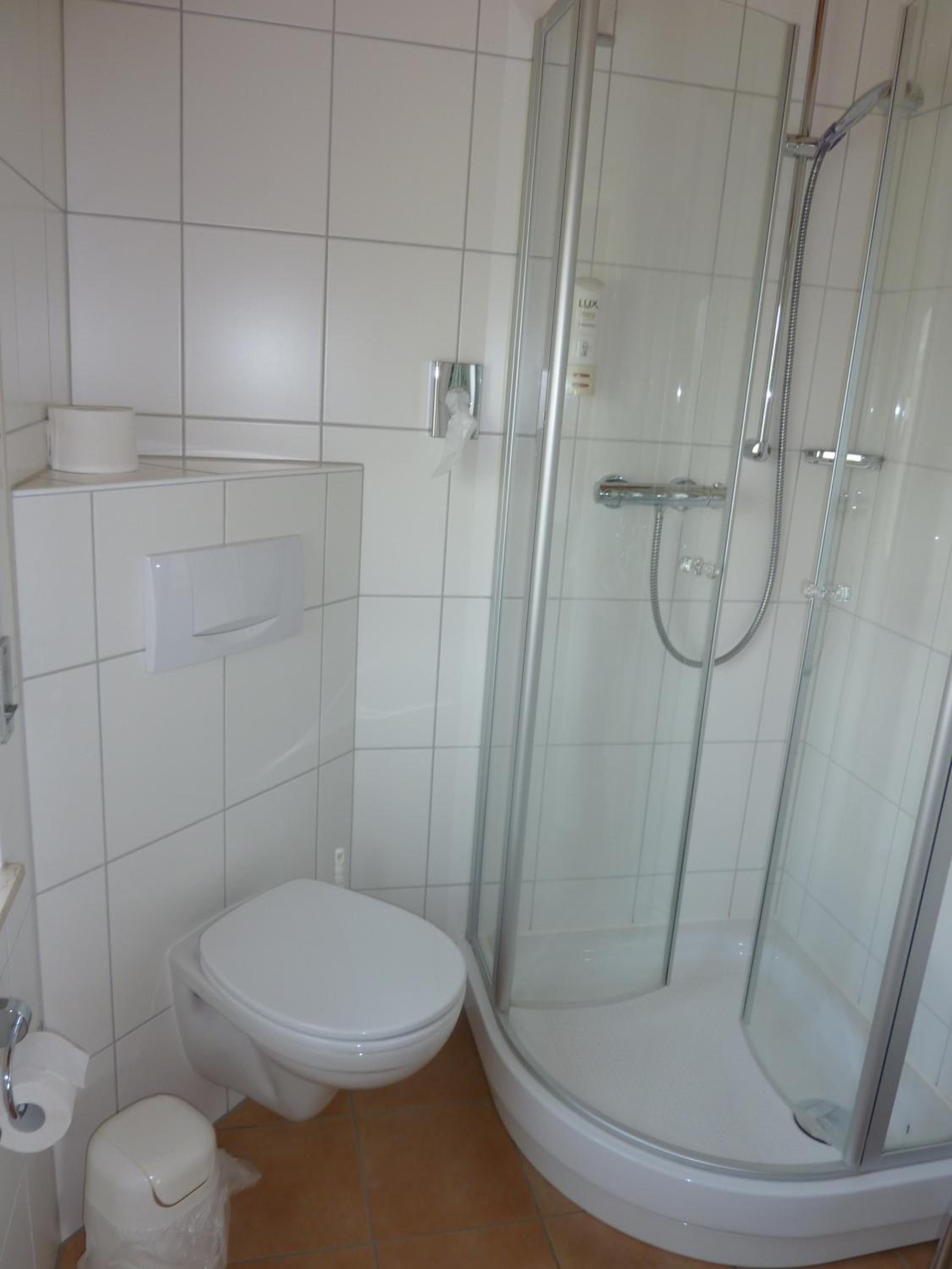 Economy Double Room - Photo 5
