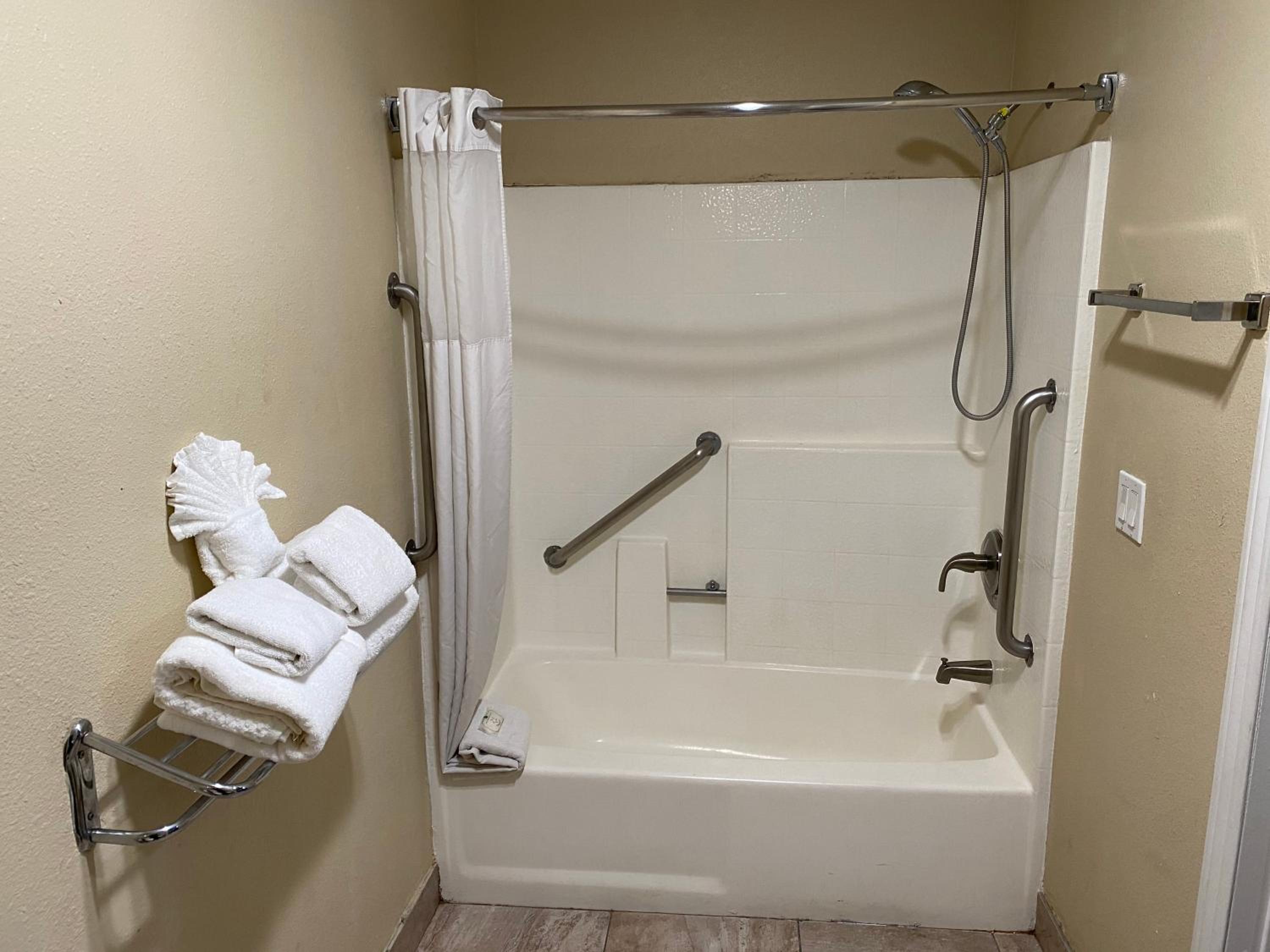Standard Room, 1 King Bed, Accessible Tub, Non Smoking - Photo 2