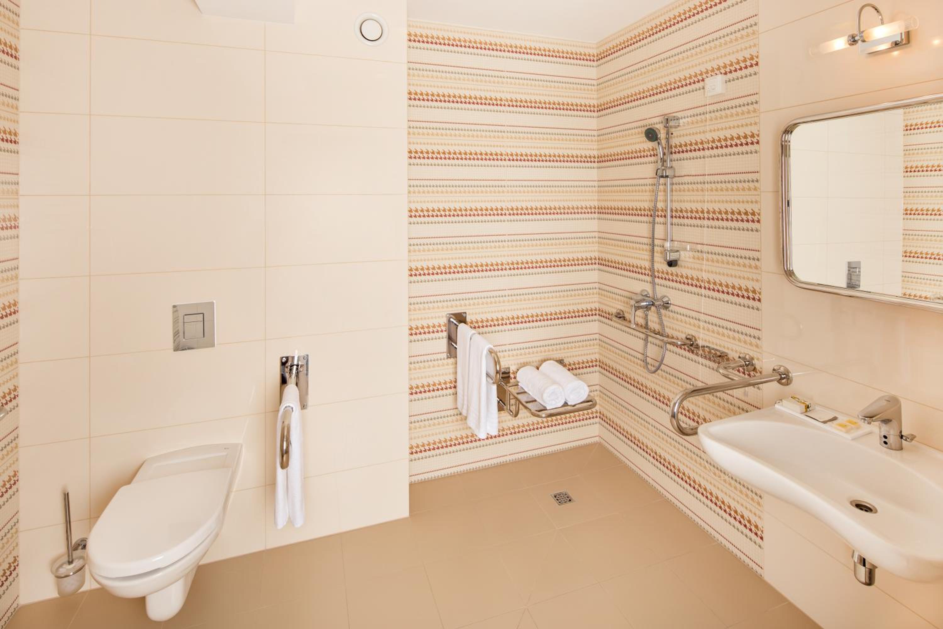 Premium Double or Twin Room - Photo 5