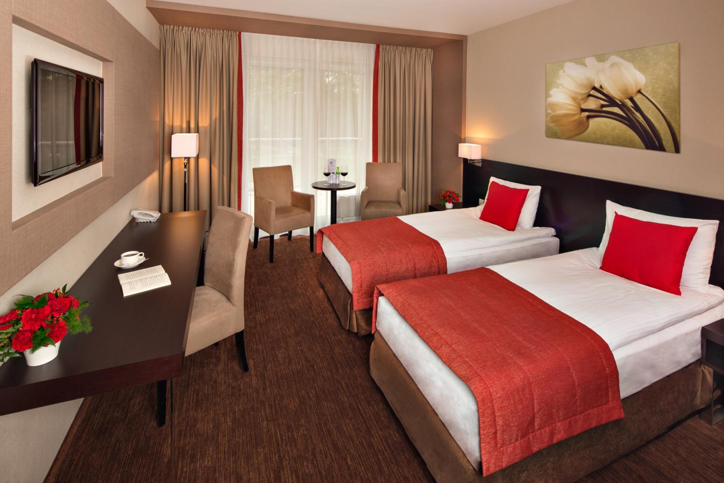 Premium Double or Twin Room - Photo 6