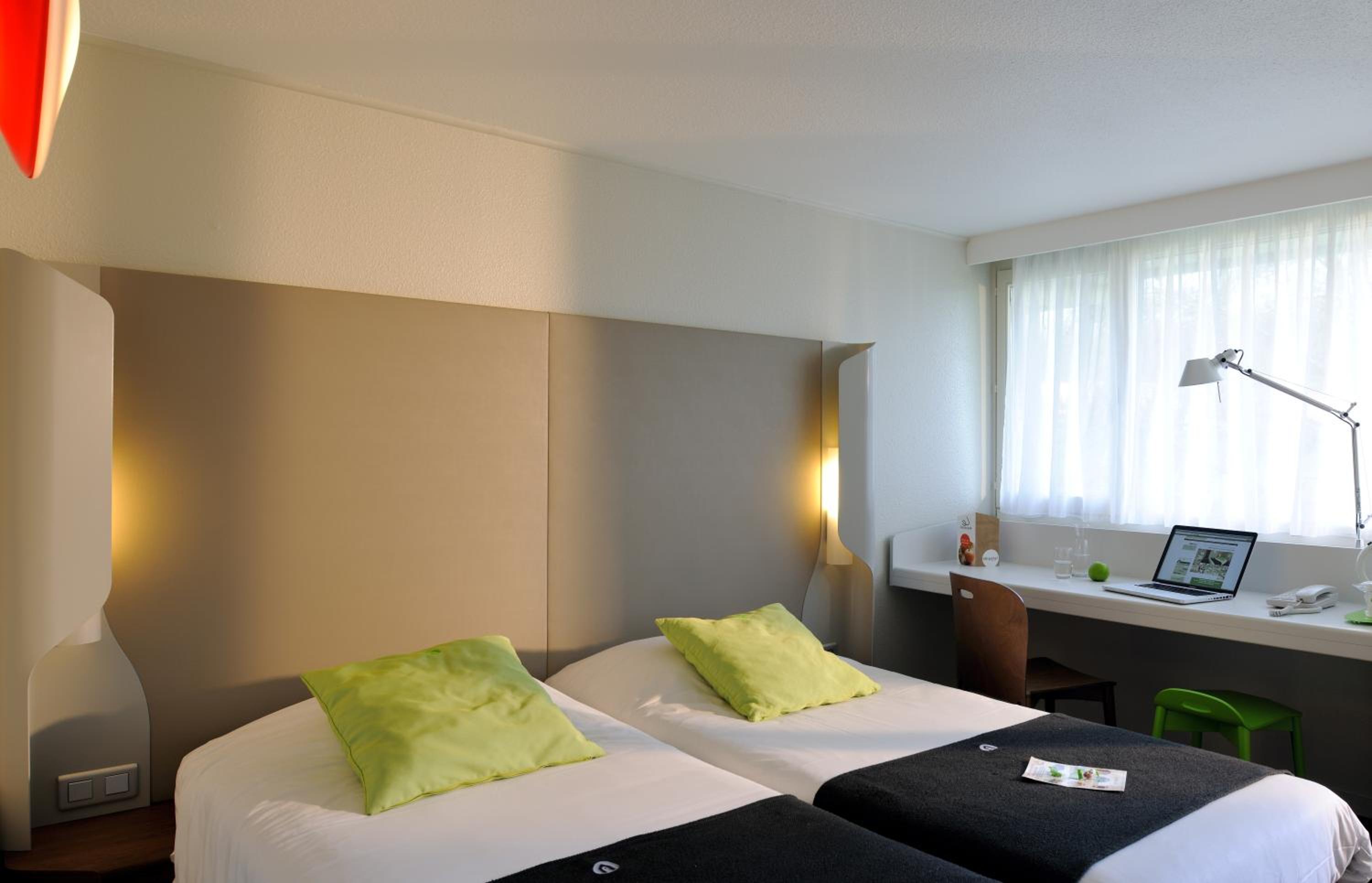 Standard Twin Room - Photo 3