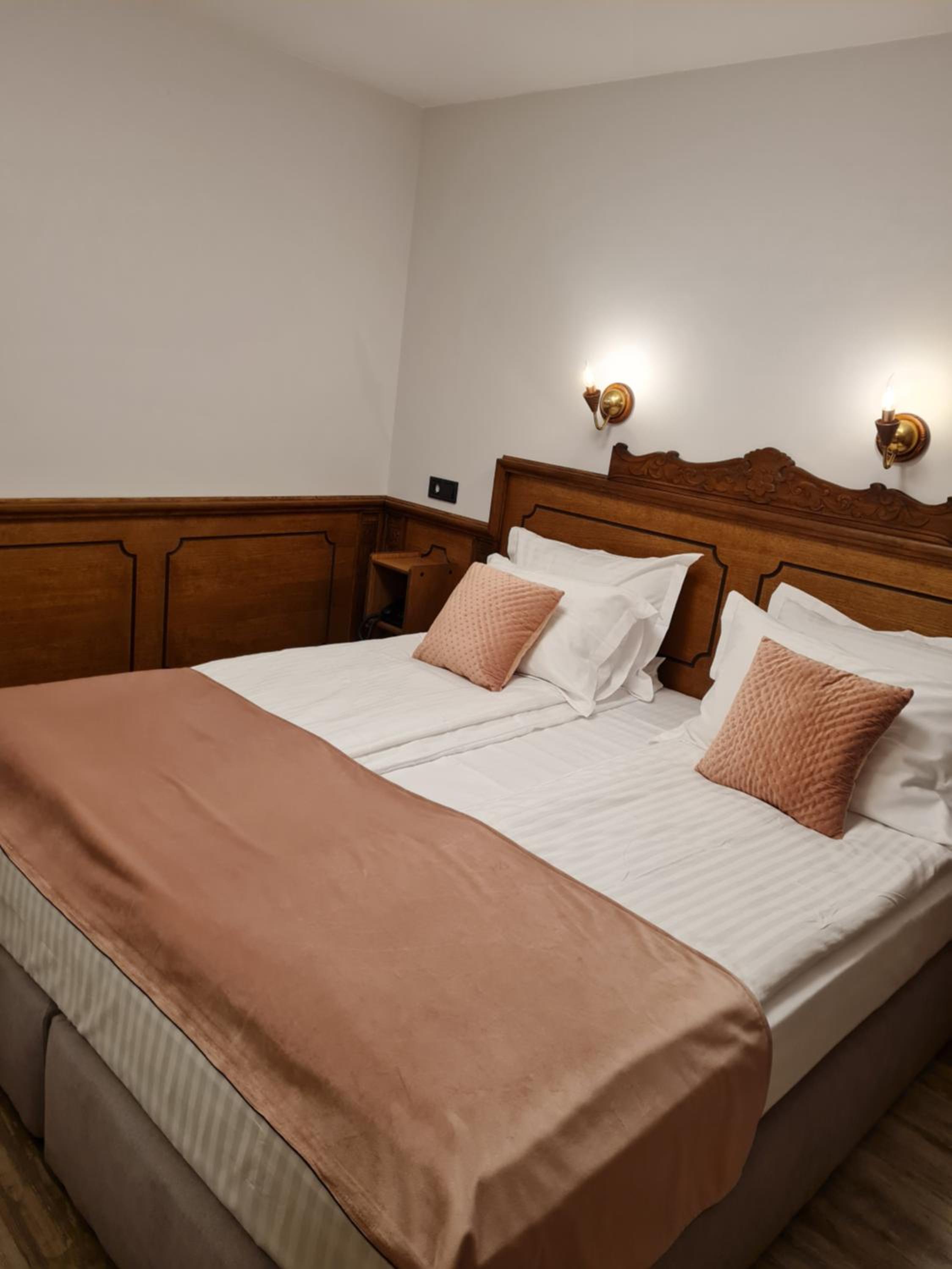 Double Room - Photo 4