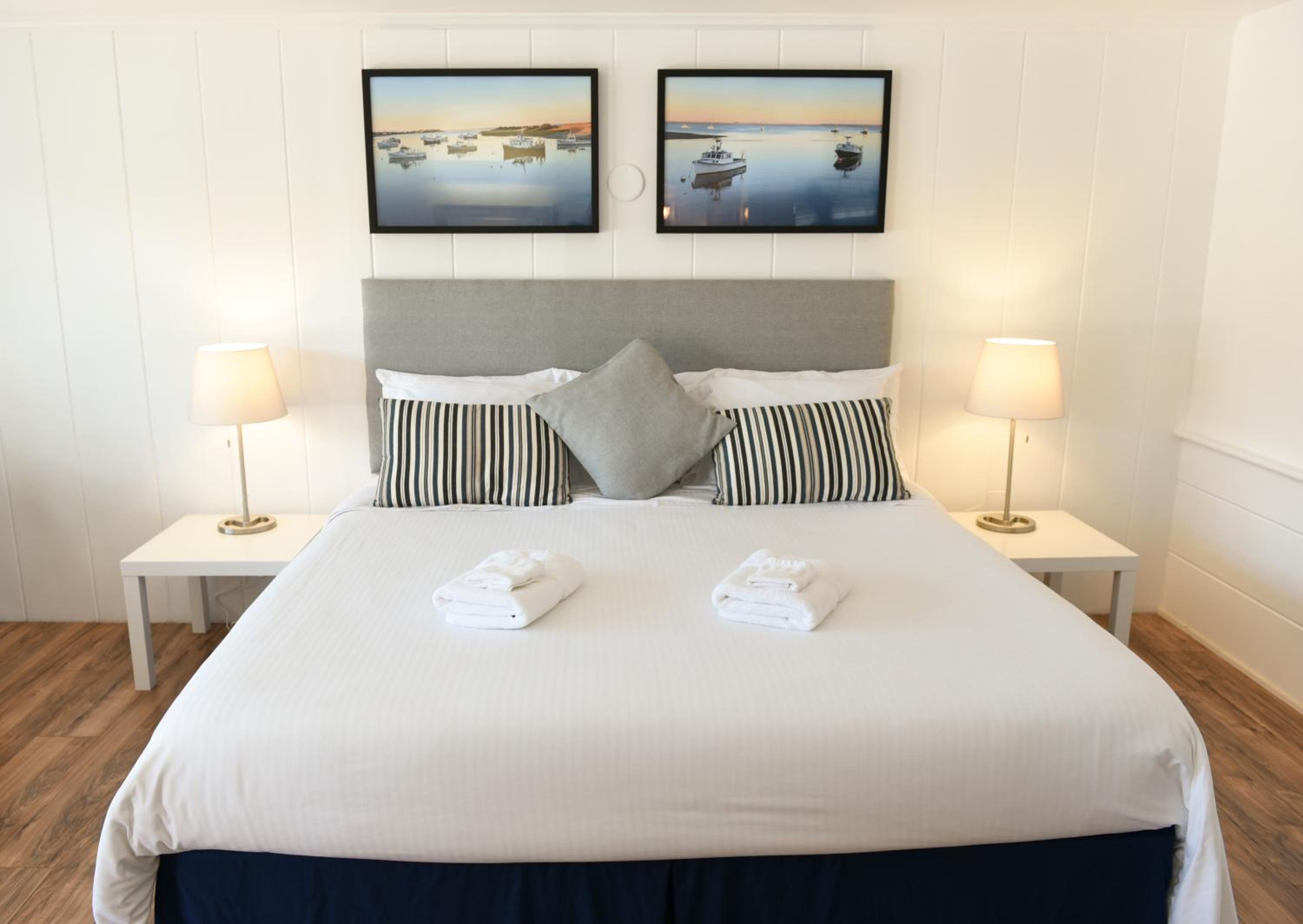 Deluxe King Room photo 3