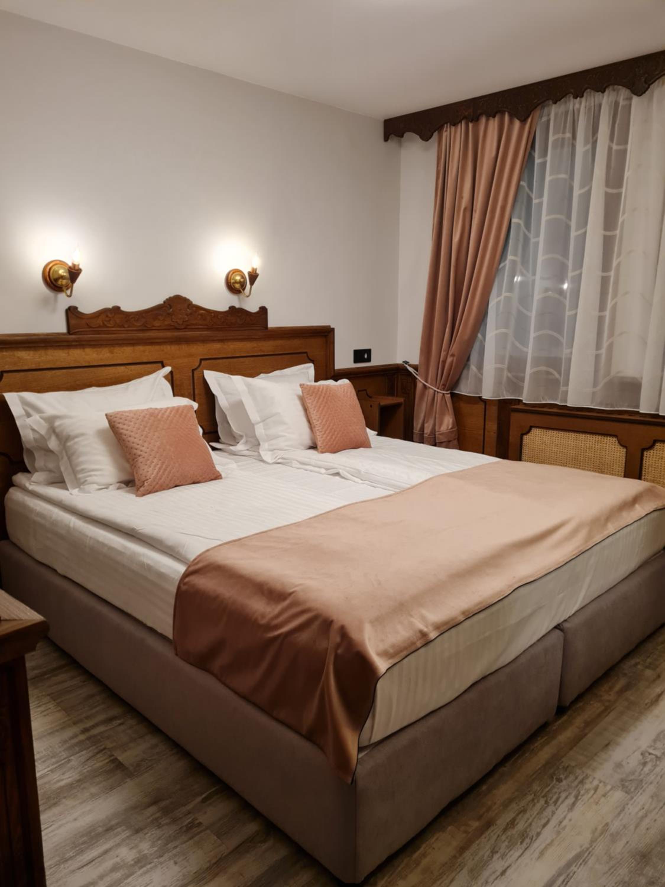 Double Room - Photo 2