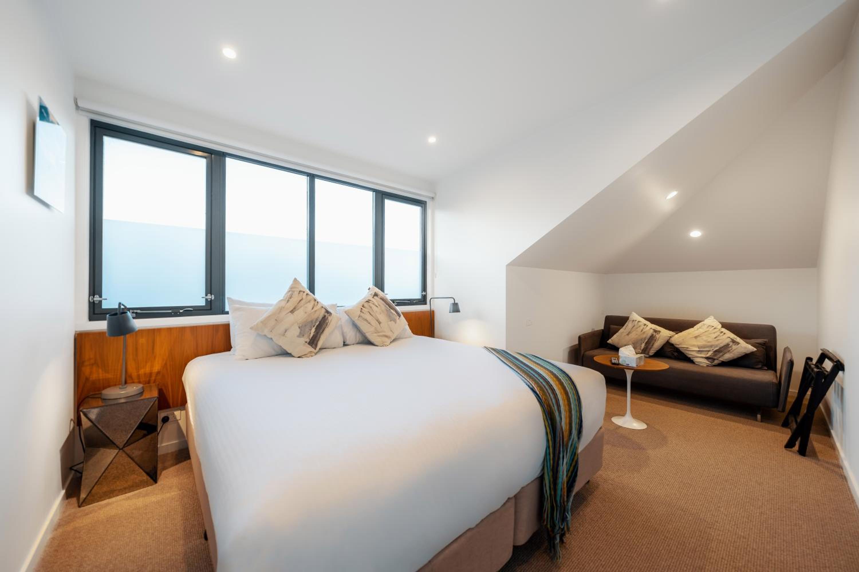 Luxury Two Bedroom Penthouse thumbnail 6