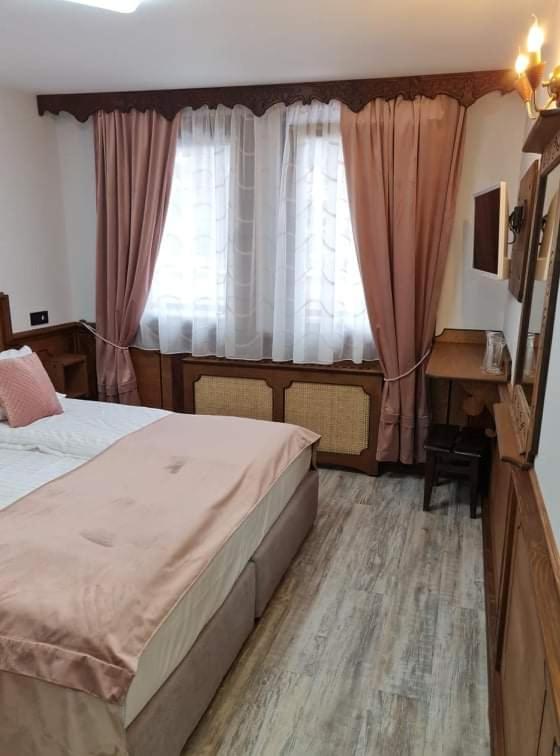 Double Room - Photo 14