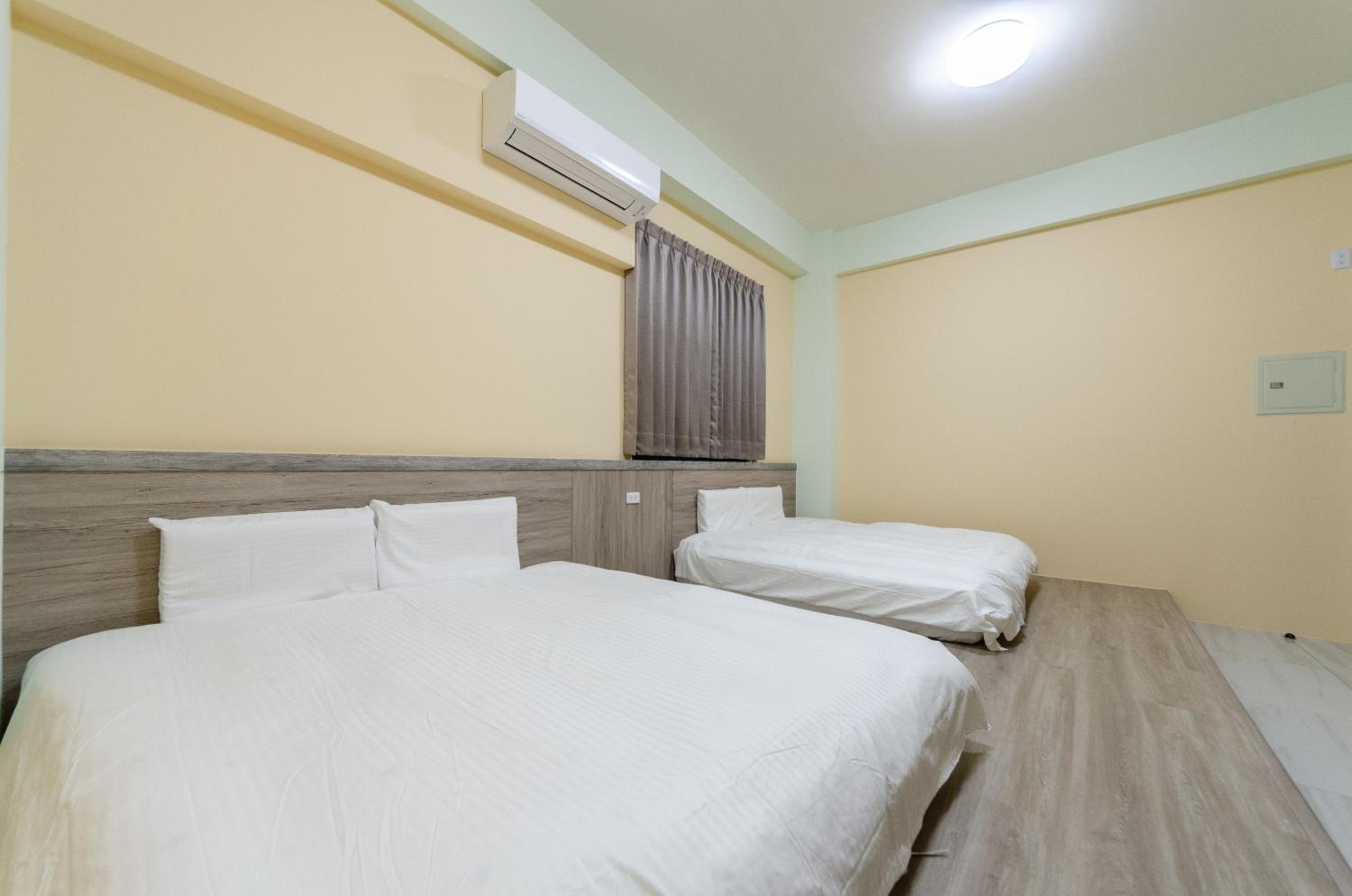 Quadruple Room with Bathroom