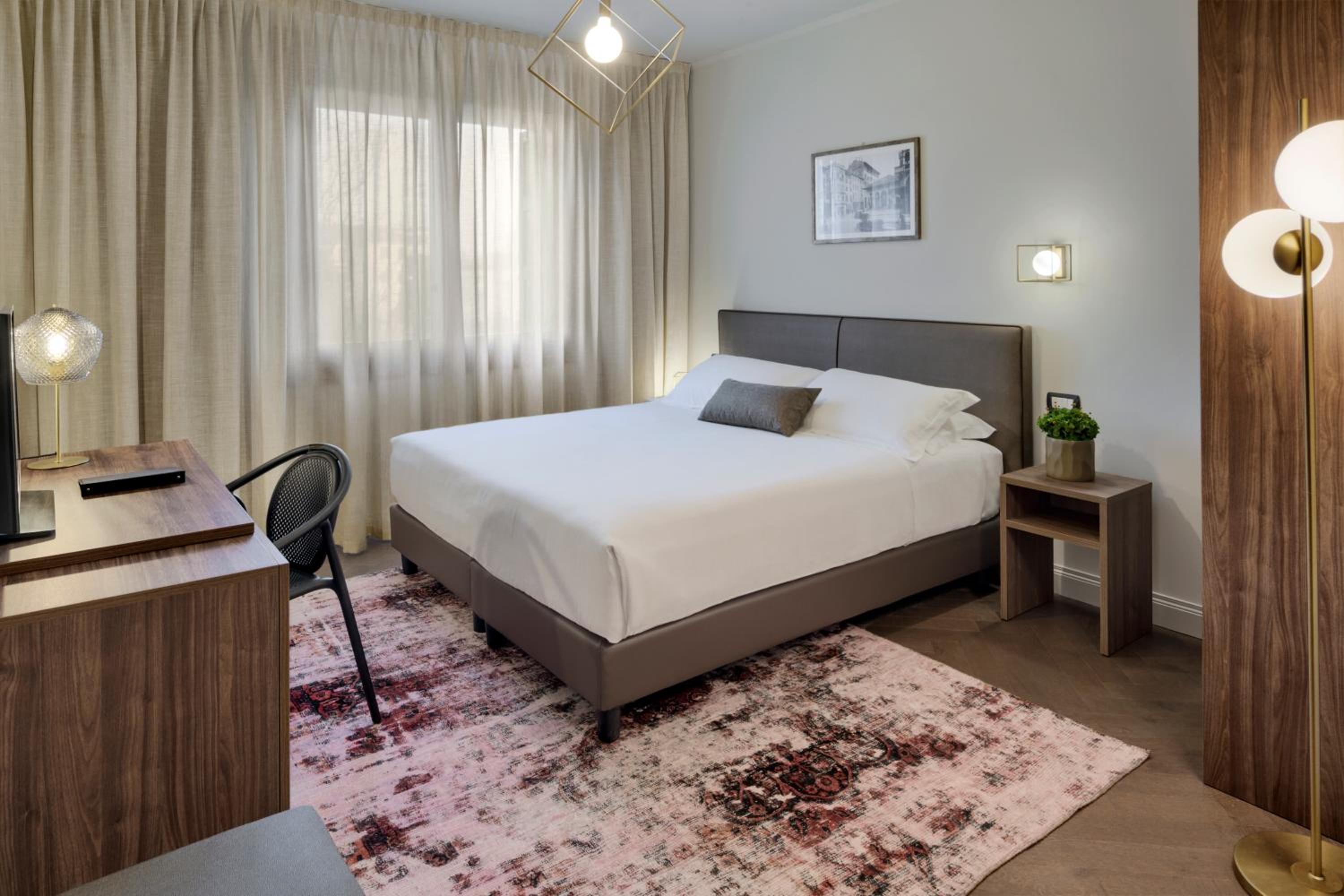Deluxe Room - Photo 1