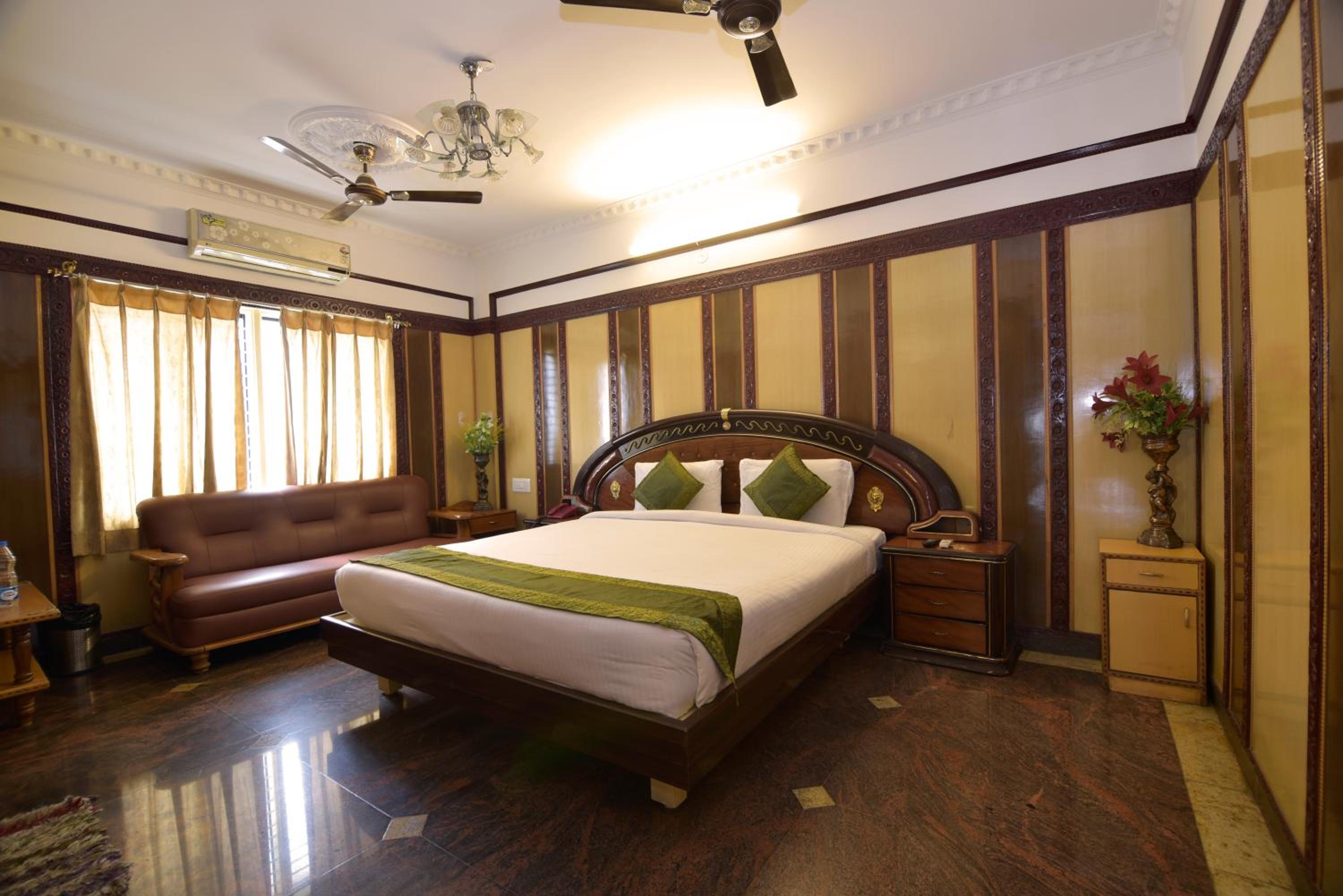 Deluxe Double Room - Photo 1