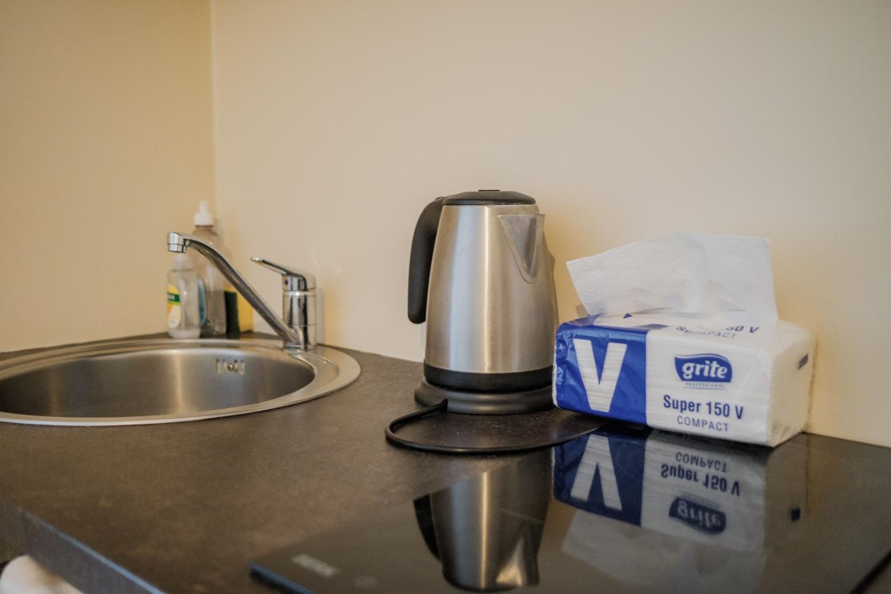 Studio Apartment - Photo 4