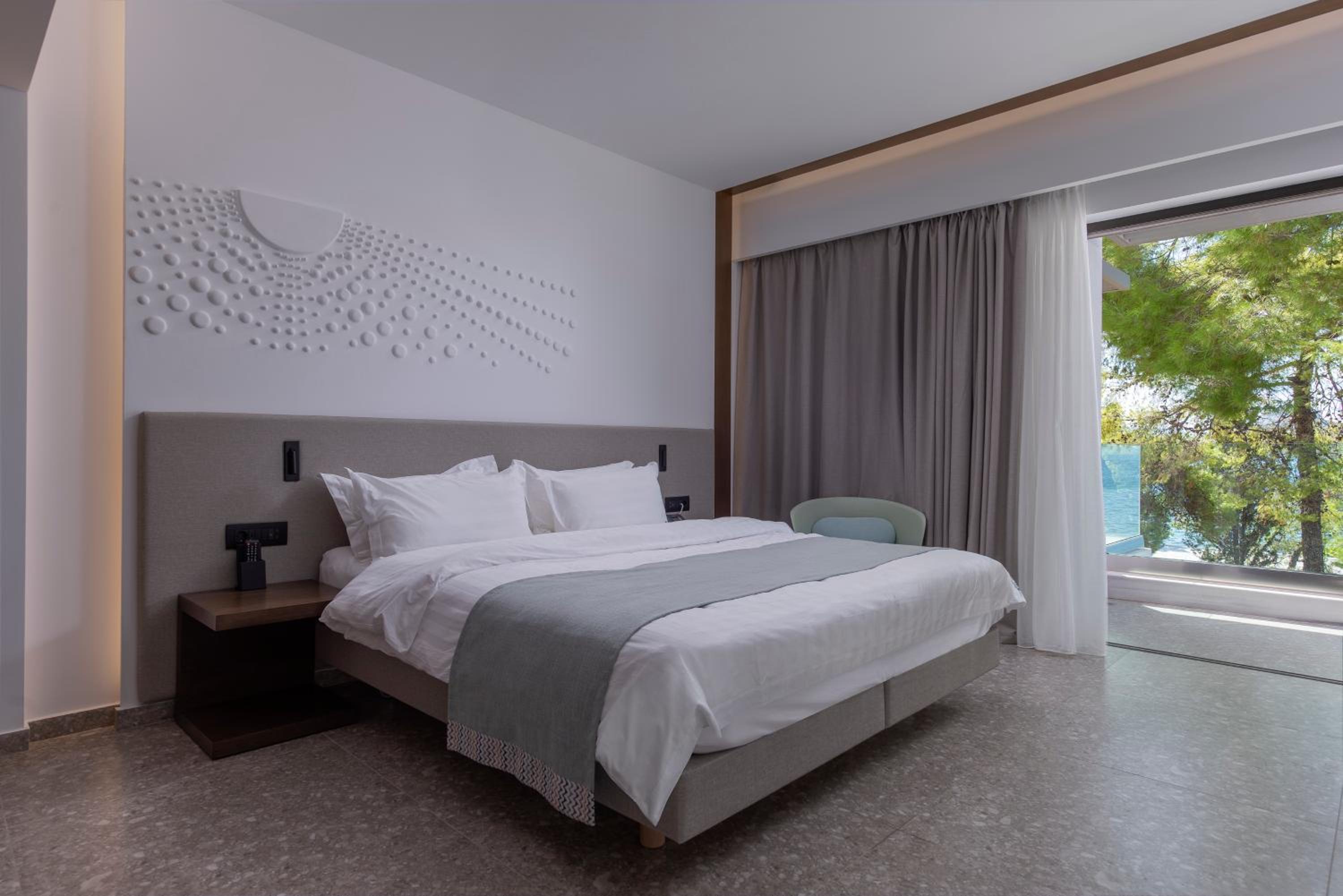 Deluxe Double or Twin Room with Sea View photo 1