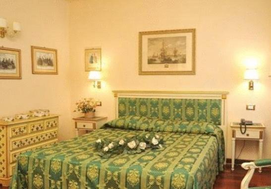 Double Room - Photo 5