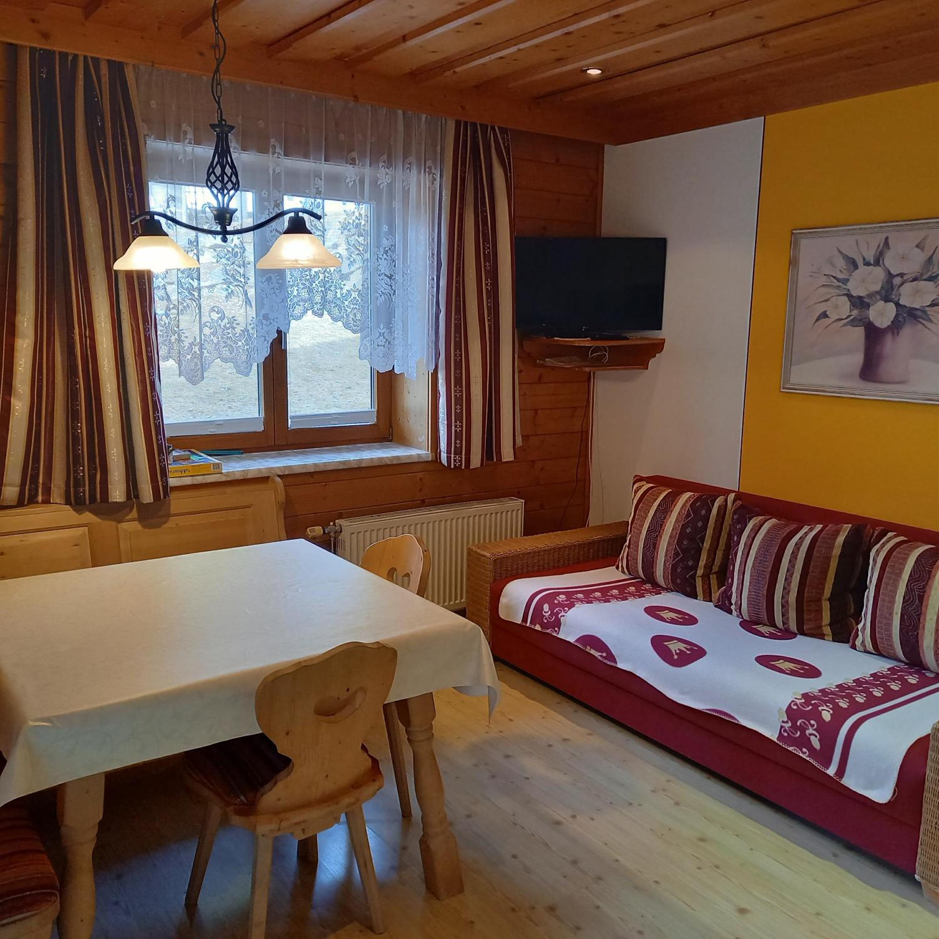 Two-Bedroom Apartment with Balcony photo 3