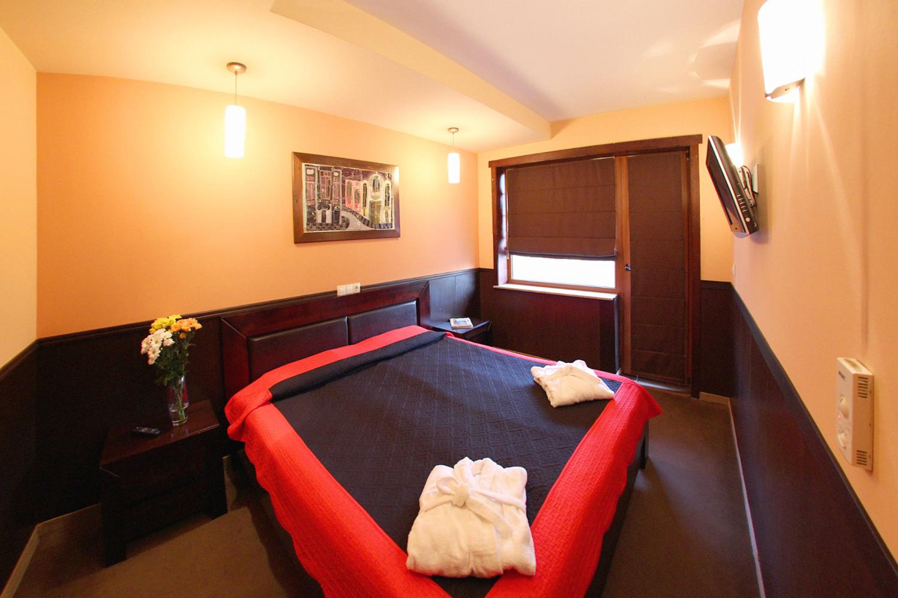Apartment with Balcony - Photo 1