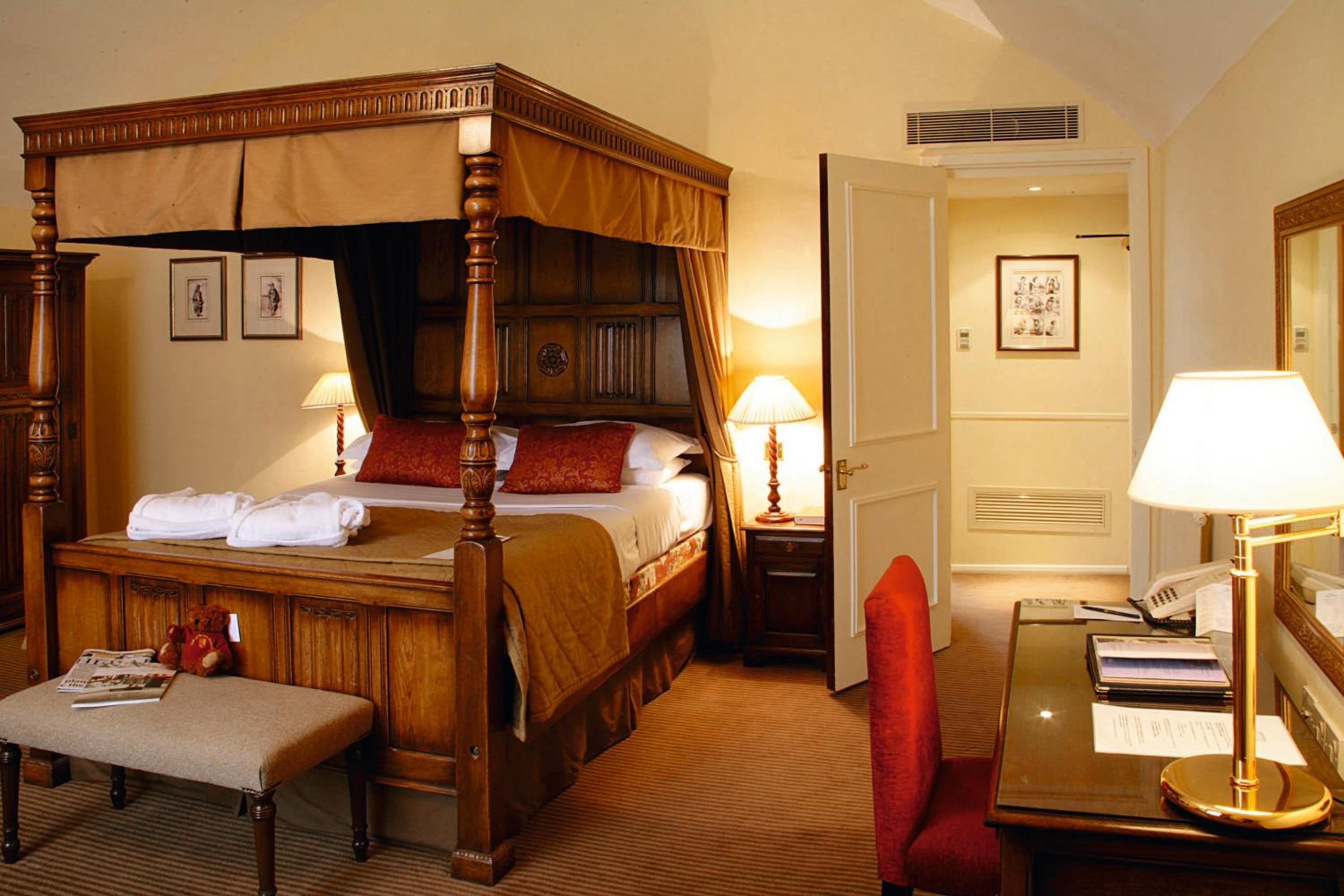 Super Deluxe Four Poster - Photo 1
