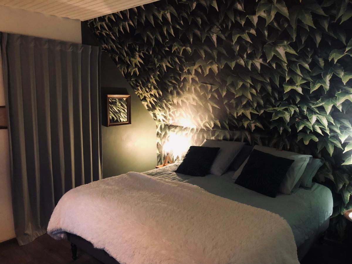 Deluxe King Room photo 2