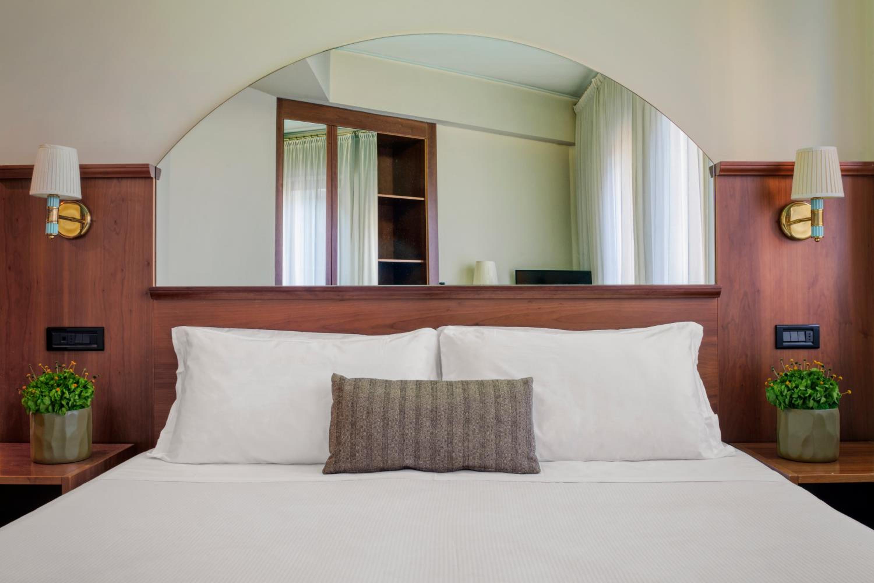 Standard Double Room - Photo 6