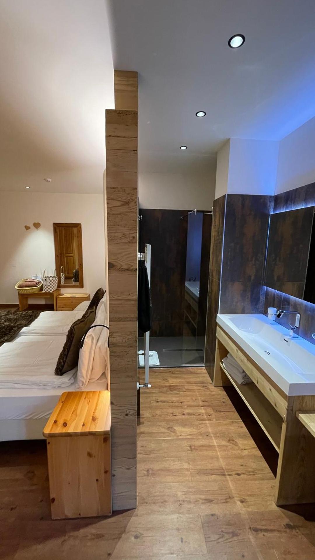 Deluxe Triple Room - Photo 2