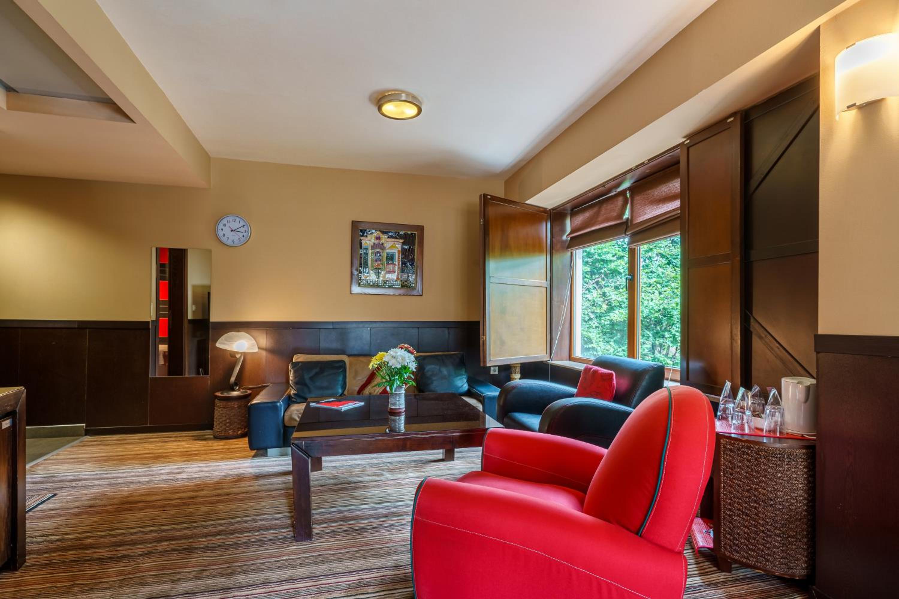 Spacious VIP Apartment photo 3