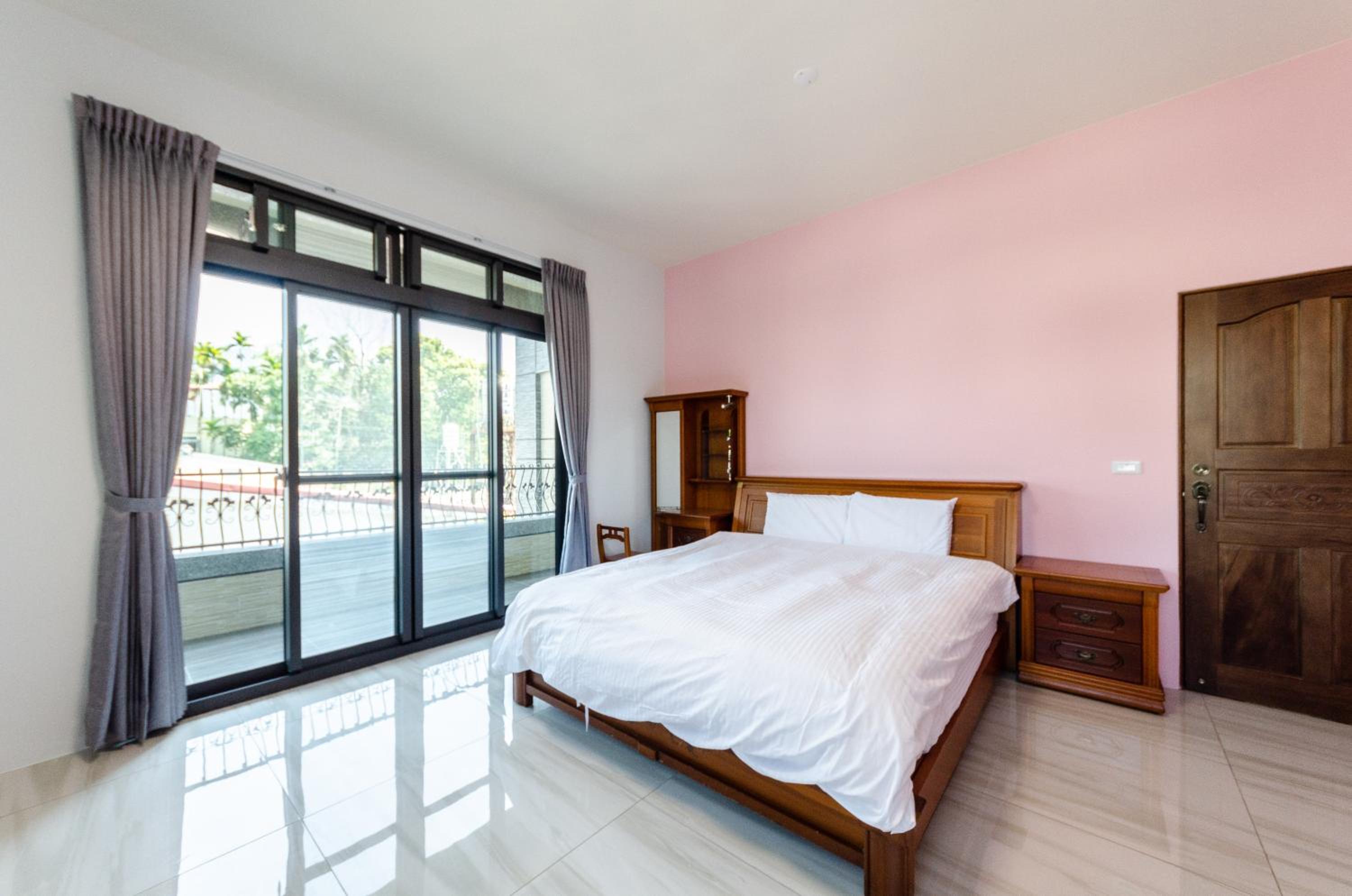 Queen Room with Balcony
