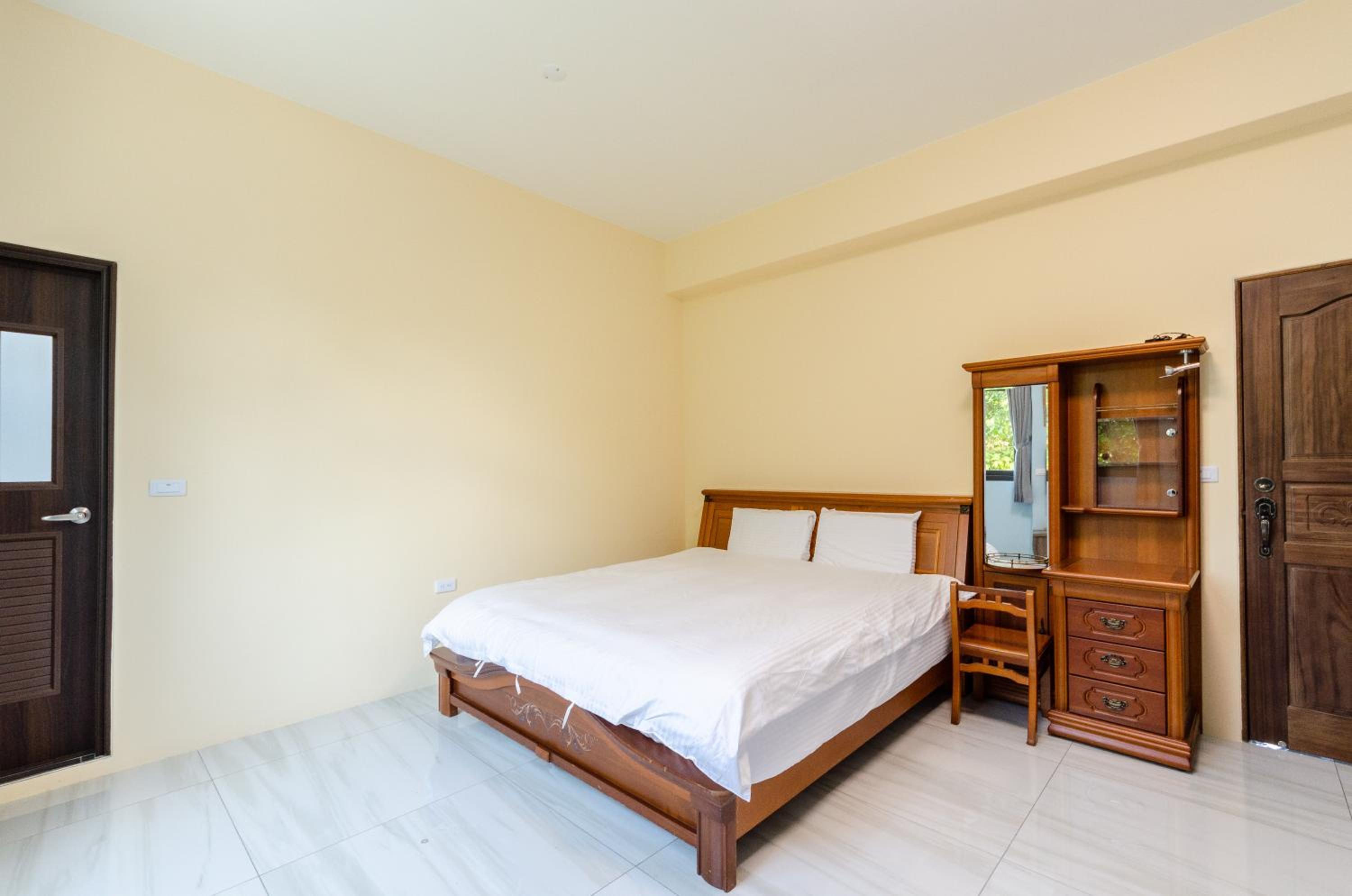 Queen Room