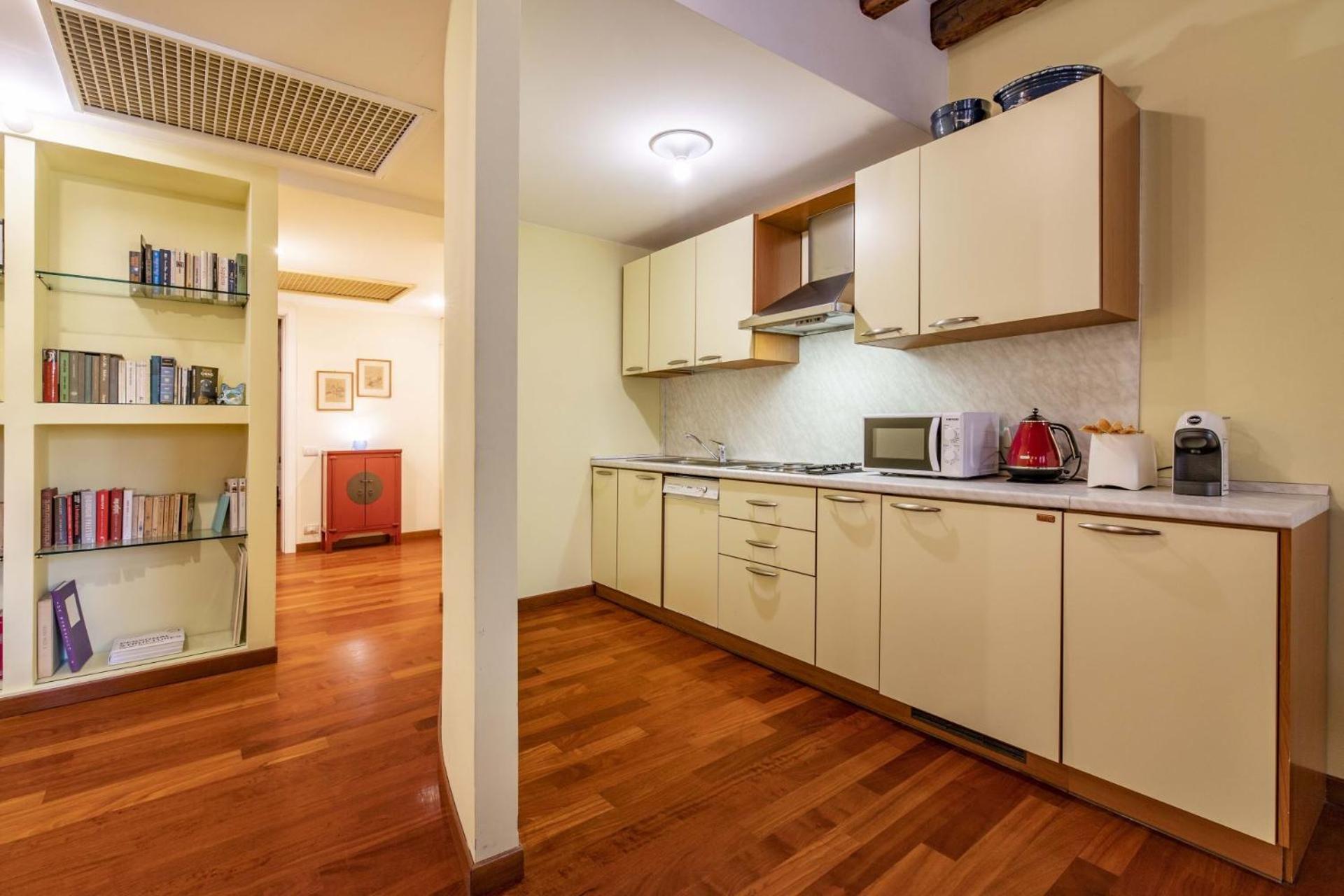 One-Bedroom Apartment photo 1